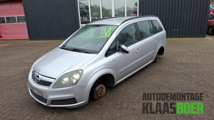 Voorbumper van een Opel Zafira, Gebruikt, -, -, Opel