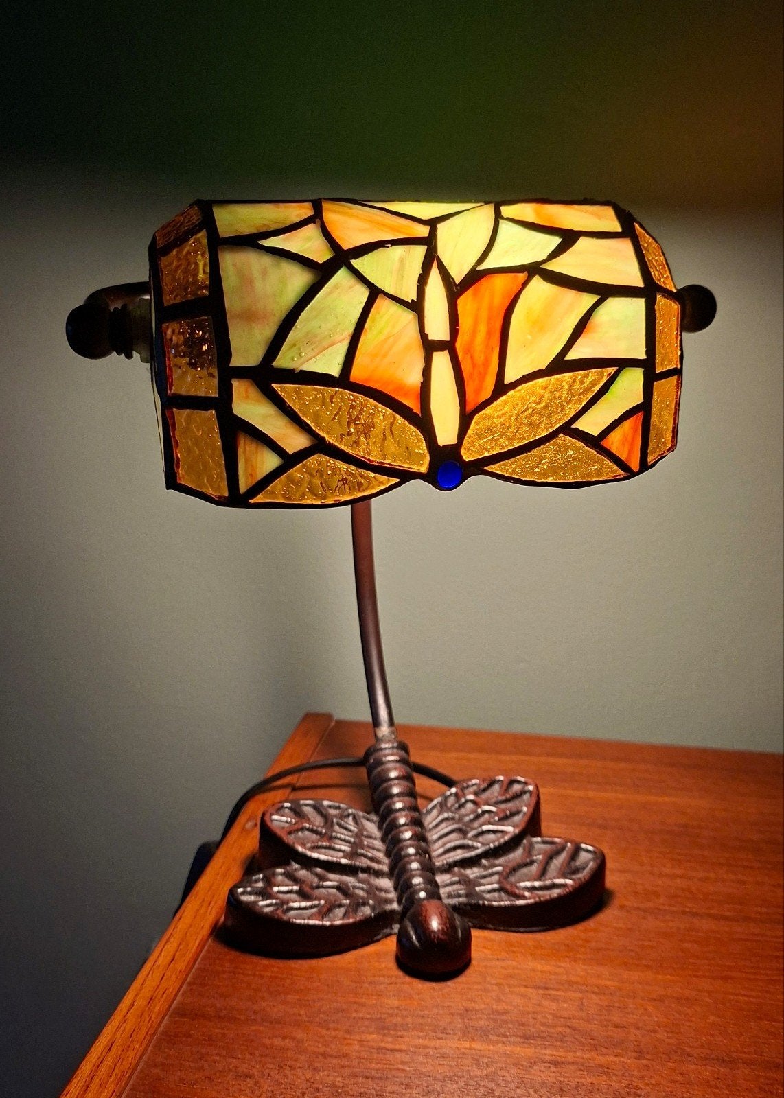 Vintage Tiffany stijl lamp – glas in lood lamp – libel, Gebruikt, Tiffany lamp, Verzenden, 27 cm