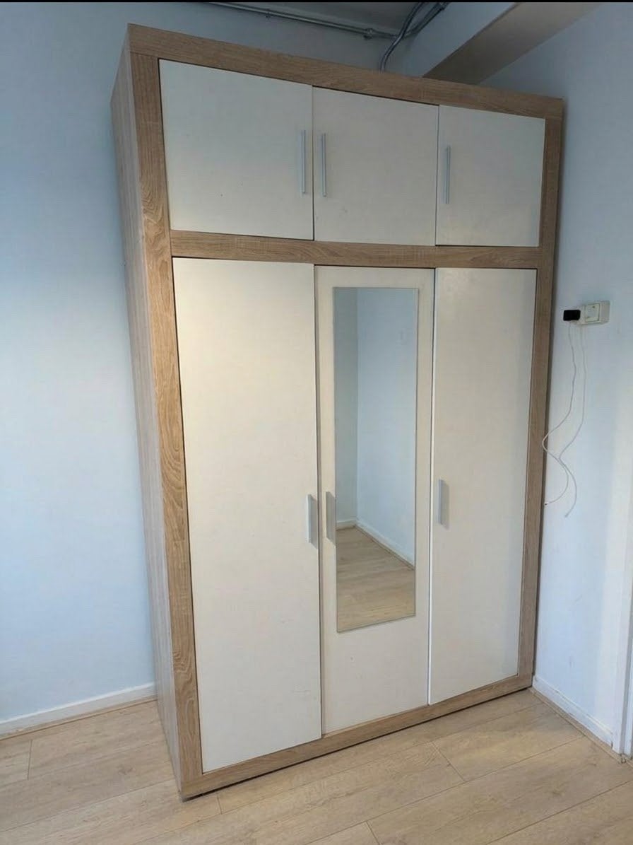 Houten kast Jysk 140x60x220cm - Ideaal voor kleine ruimtes, Ophalen, Gebruikt, 100 tot 150 cm, 200 cm of meer