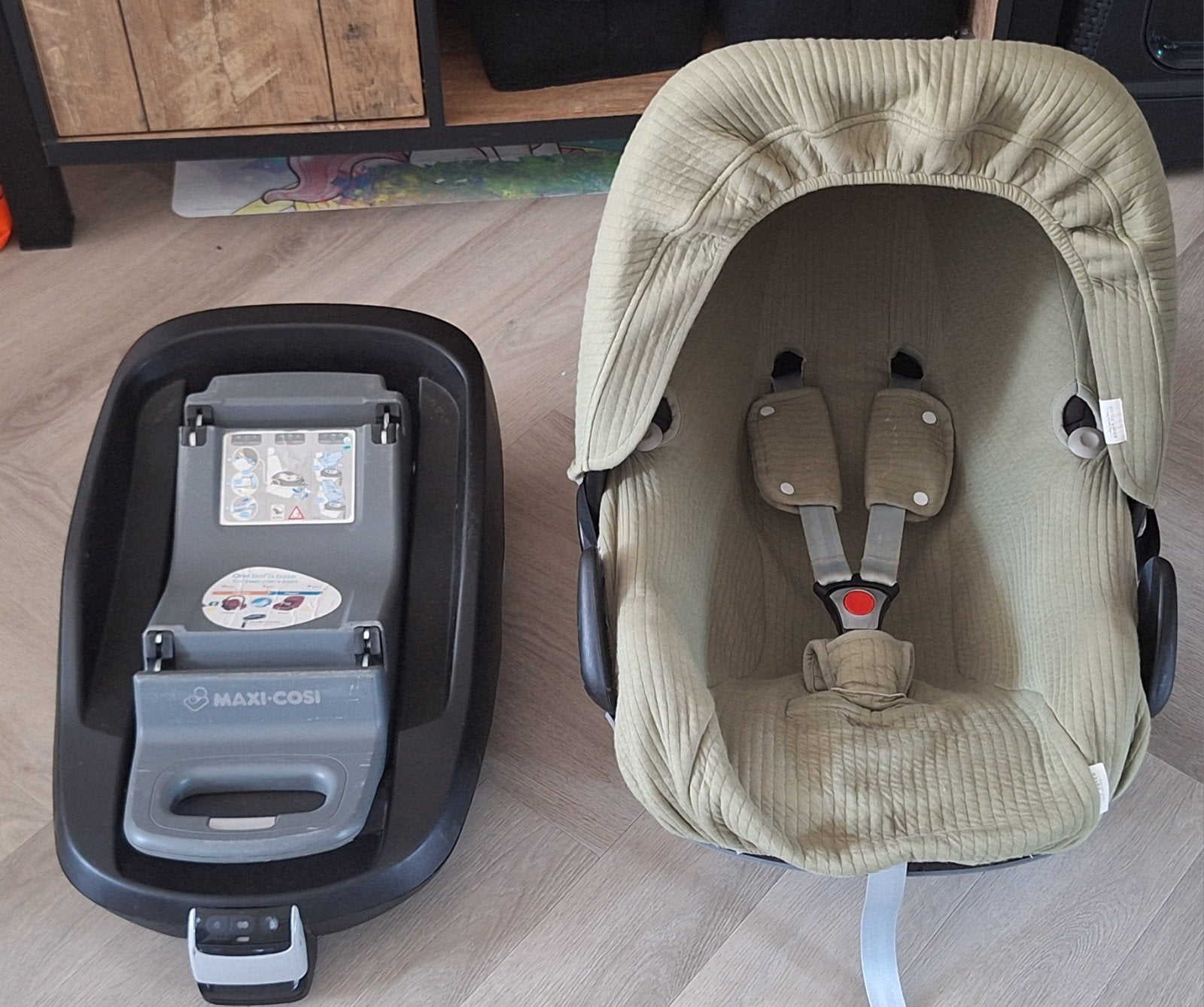 Maxi-Cosi Pebble met FamilyFix en extra hoes, Ophalen, Gebruikt, Isofix, 0 t/m 13 kg