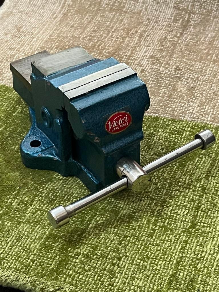 Victor bankschroef - Handgereedschap, Doe-het-zelf en Verbouw, Gereedschap | Handgereedschap, Gebruikt, Ophalen of Verzenden