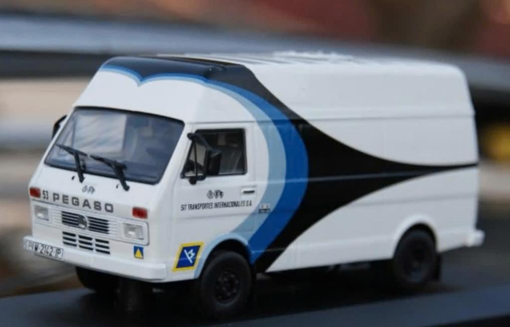 Pegaso Ekus VW Capitone '88 SIT 1/43 reparto / servicio # 38, Hobby en Vrije tijd, Modelauto's | 1:43, Verzenden, Nieuw, Bus of Vrachtwagen