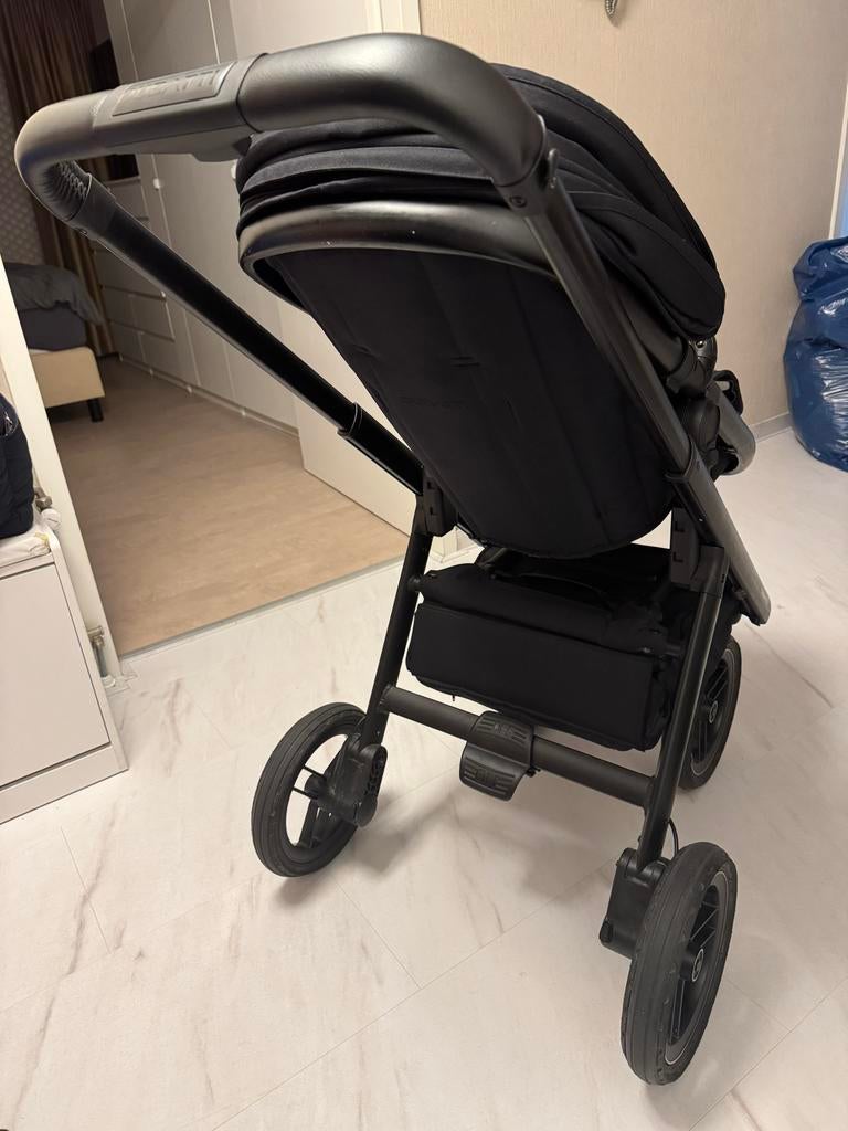 Dubatti One E5 Bekleding Black met Reiswieg en adapters, Gebruikt, Verstelbare duwstang, Ophalen, Kinderwagen