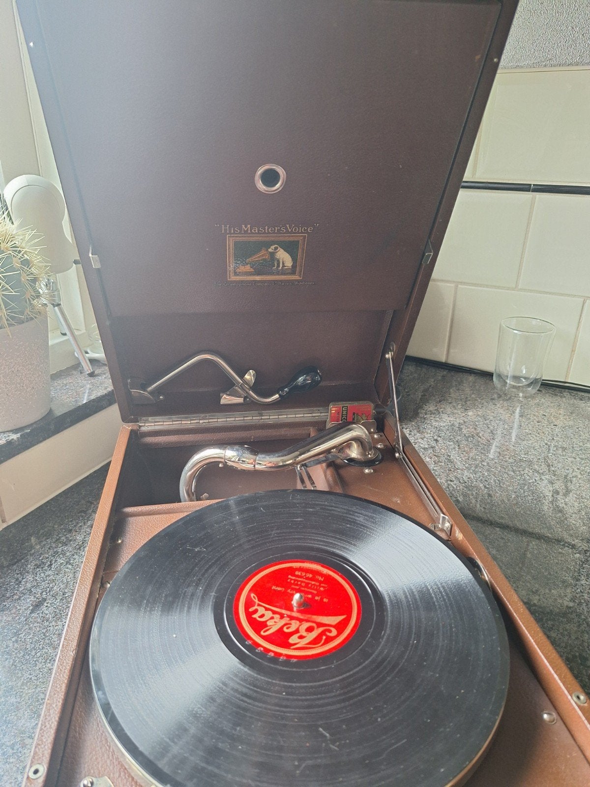 Antieke His Master's Voice Grammofoon Model 101, Verzenden