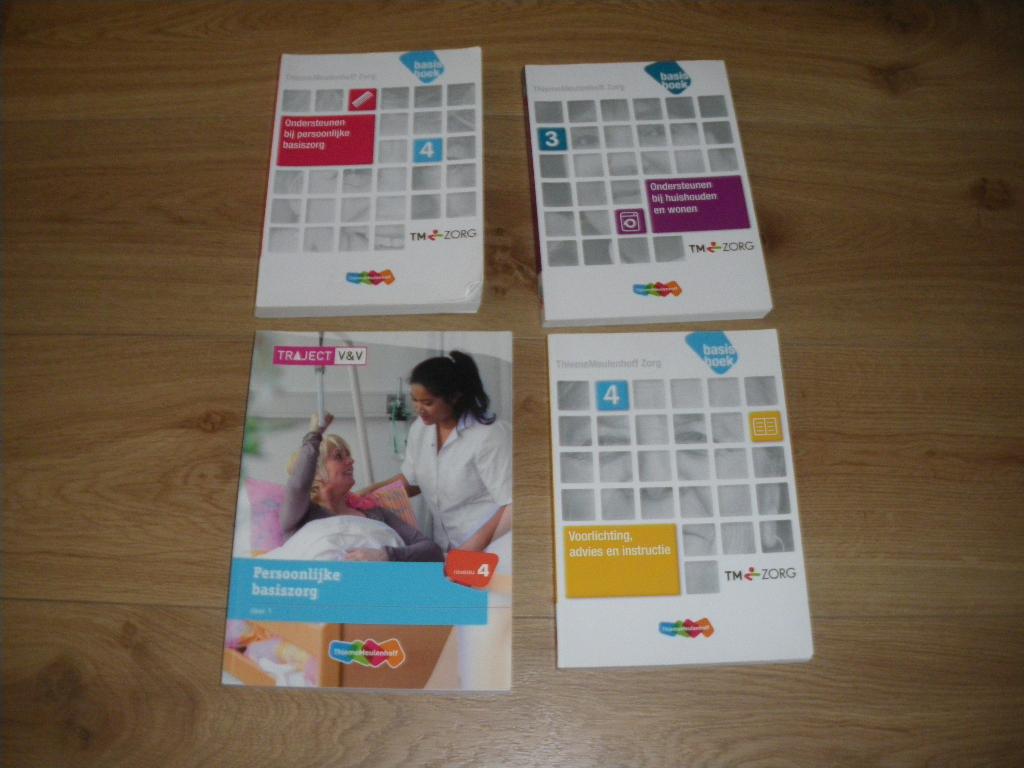 4 mbo studieboeken niveau 3 en 4 thieme meulenhoff, Ophalen of Verzenden, Zo goed als nieuw