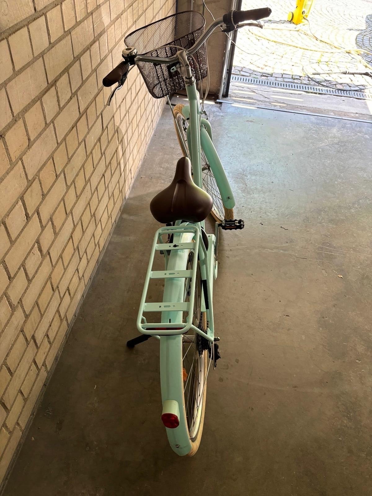 Foto 4 van Btwin Elops 120 Stadsfiets 28inch Meisjes- Lichtblauw