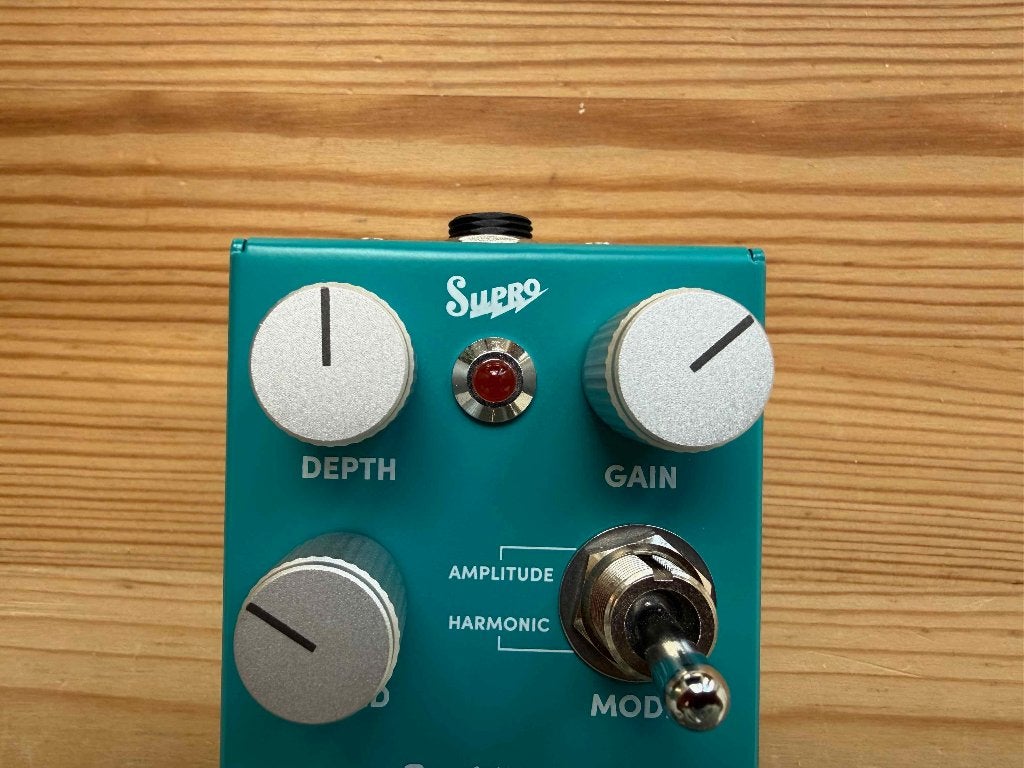 Foto 4 van Supro 1310 Tremolo + versterker overdrive