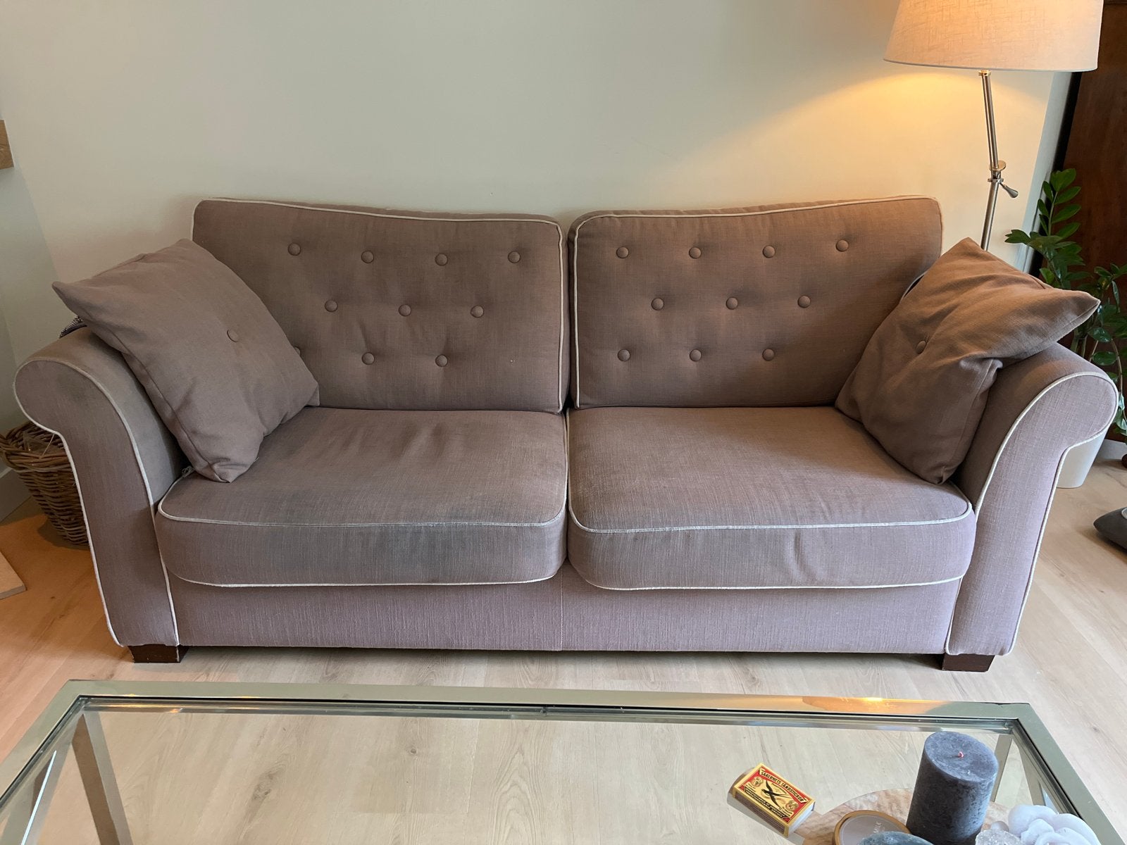 Comfortabele 2,5 zits bank in taupekleur, Ophalen, Gebruikt, 150 tot 200 cm, Tweepersoons