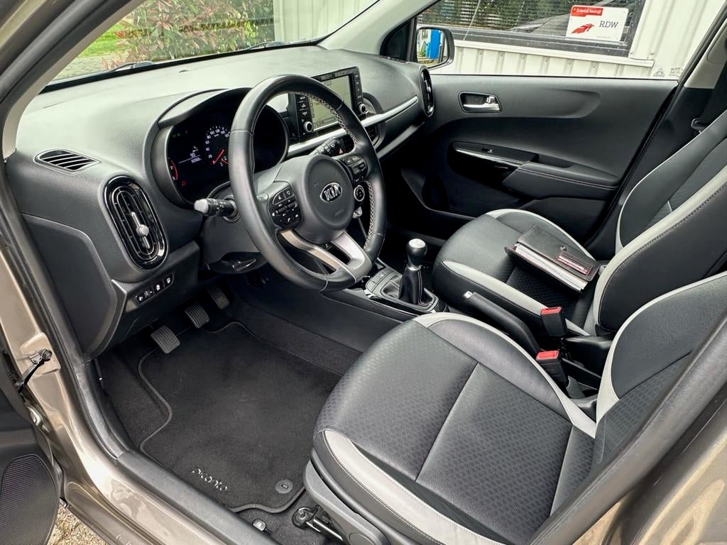 Kia Picanto 1.0 CVVT Design Edition!|TREKHAAK|CAMERA|CARPLAY, Voorwielaandrijving, Gebruikt, Euro 6, 4 stoelen