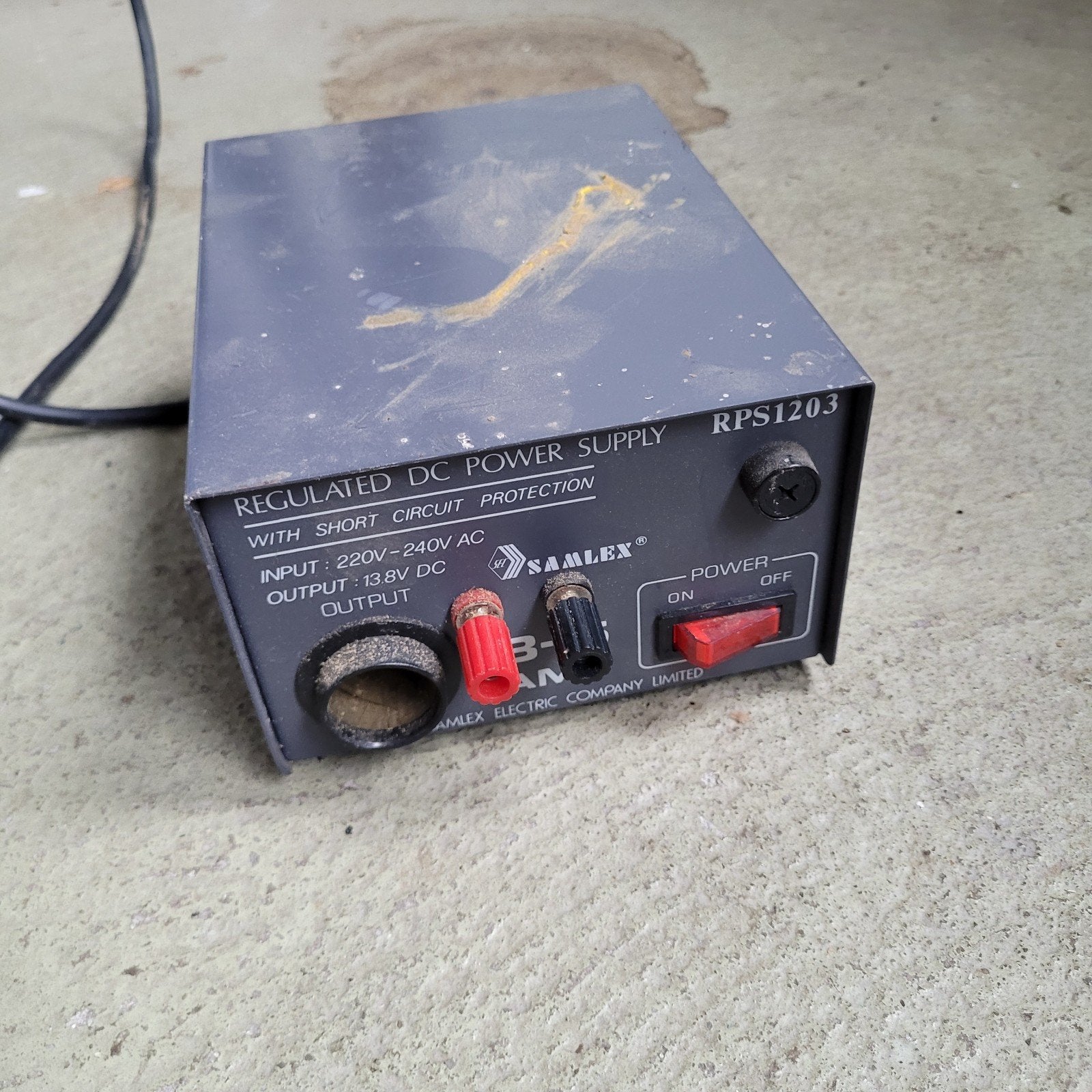 Samlex RPS1203 Gereguleerde DC Voeding, Ophalen, Gebruikt