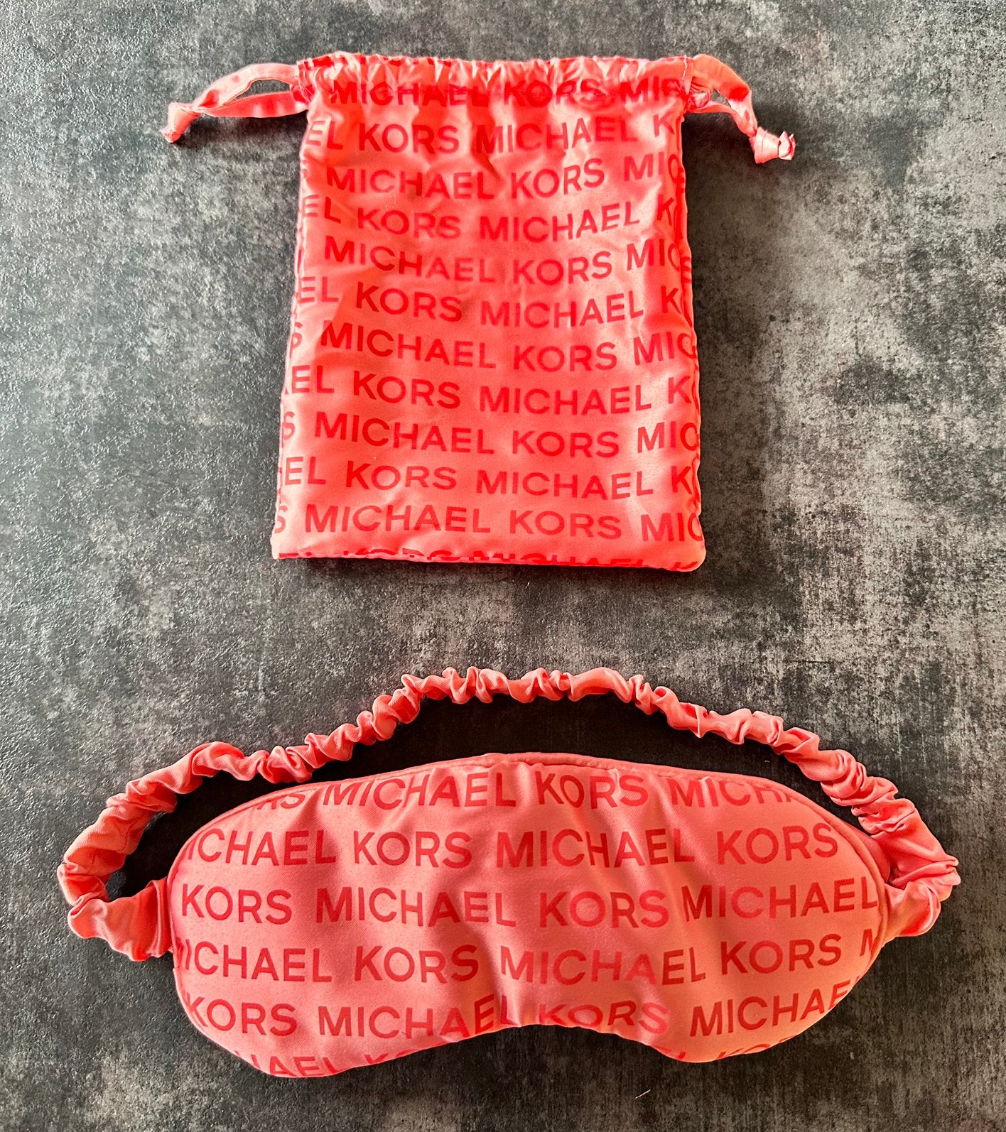 Nieuw slaapmasker van Michael Kors - heel leuk!, Kleding | Dames, Overige Dameskleding, Ophalen of Verzenden, Nieuw