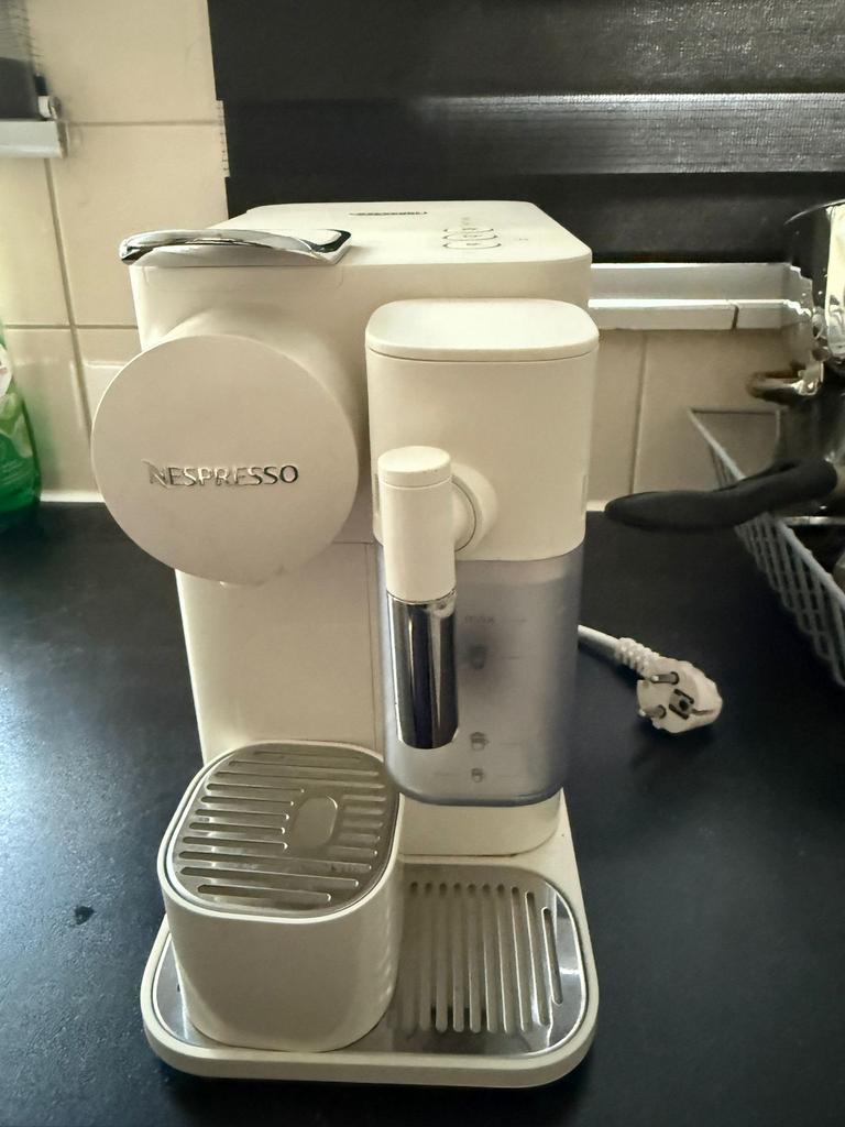 Nespresso delonghi, Ophalen of Verzenden, Zo goed als nieuw