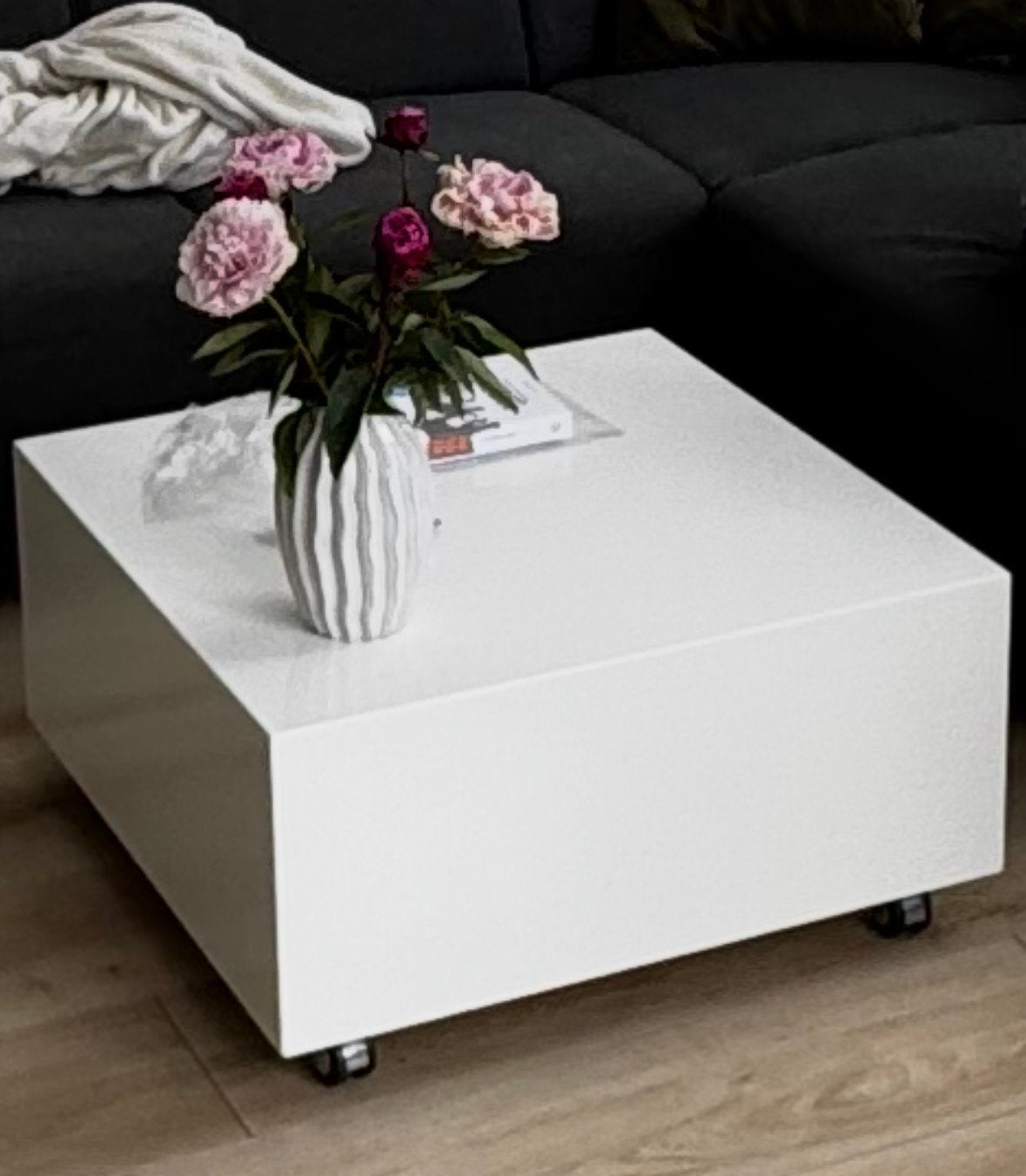 Witte salontafel op wieltjes met lade, Overige materialen, Gebruikt, 50 tot 100 cm, Vierkant