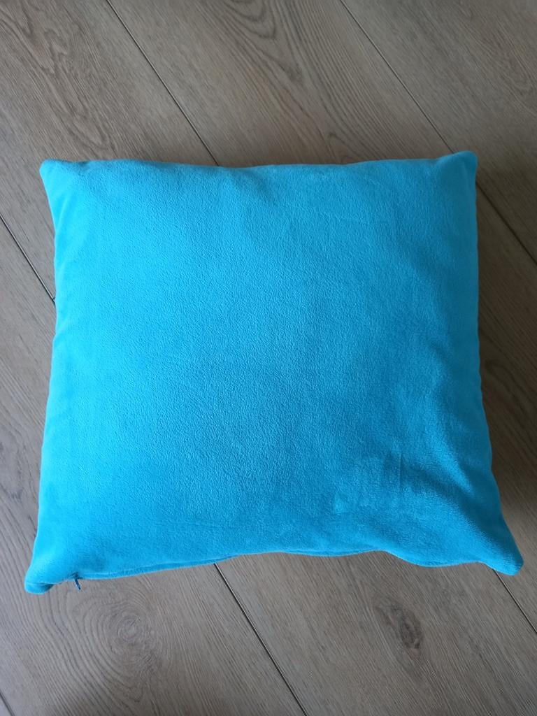 Zacht blauw kussen met rits, Ophalen of Verzenden, Zo goed als nieuw, Blauw, Vierkant