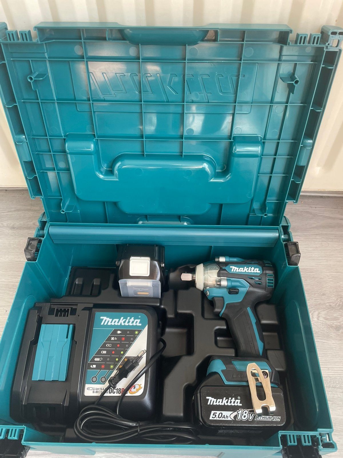 Makita DTE301 set, Ophalen, Zo goed als nieuw