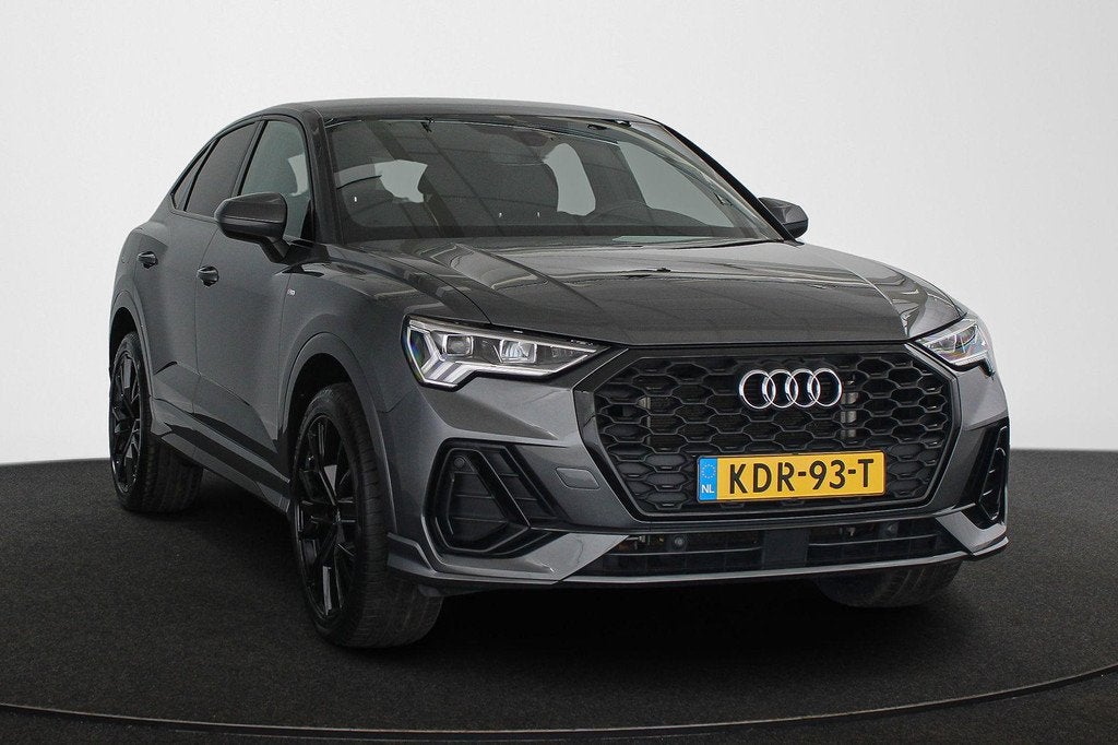 Audi Q3 Sportback 45 TFSI e S Edition Keyless LED Adaptieve, Auto's, Audi, Gebruikt, 13 kWh, SUV of Terreinwagen, Te koop