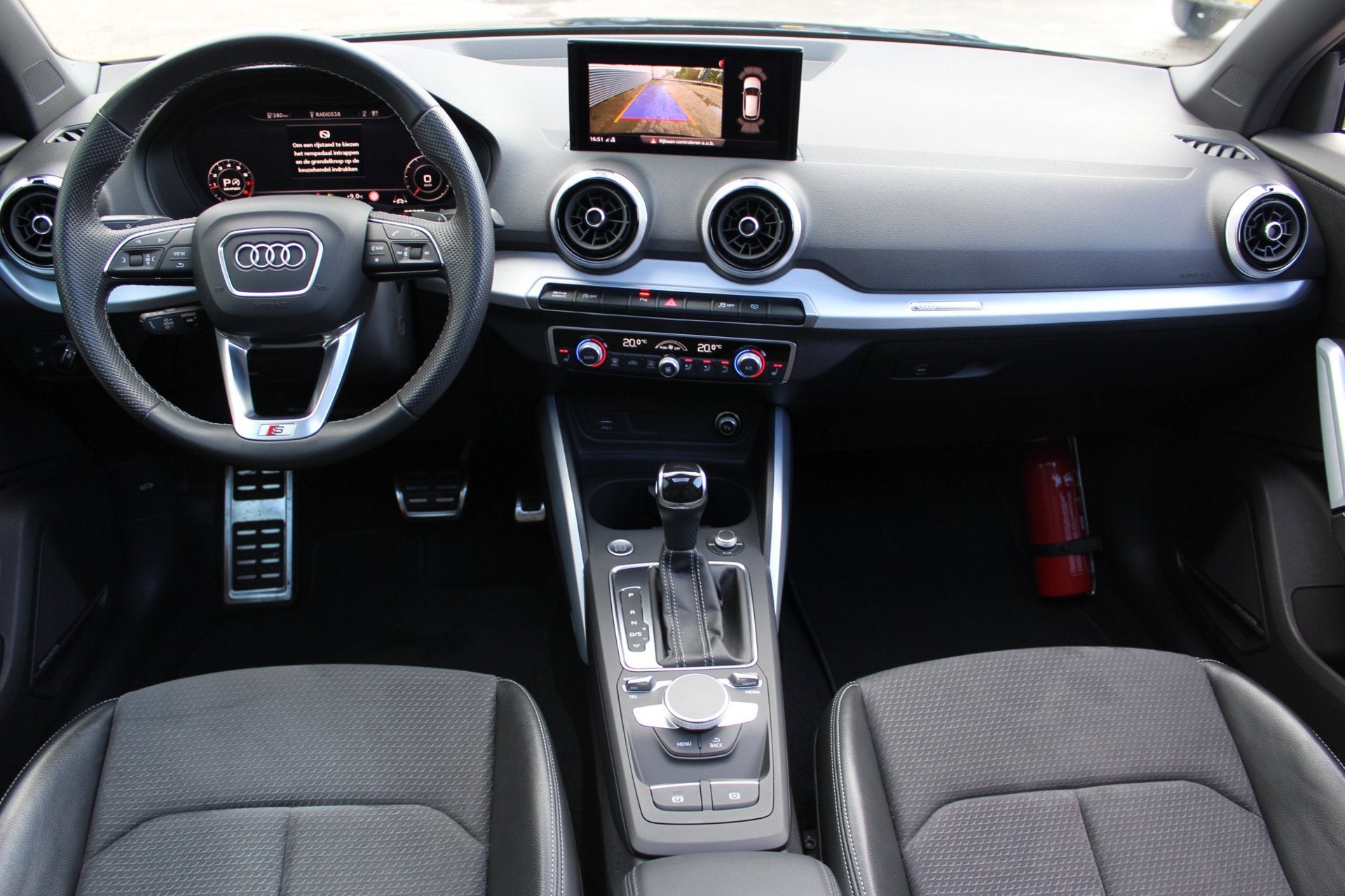 Audi Q2 35 TFSI S-Line | Panoramadak | Camera | Blackoptik |, 4 cilinders, 150 pk, Zwart, Origineel Nederlands