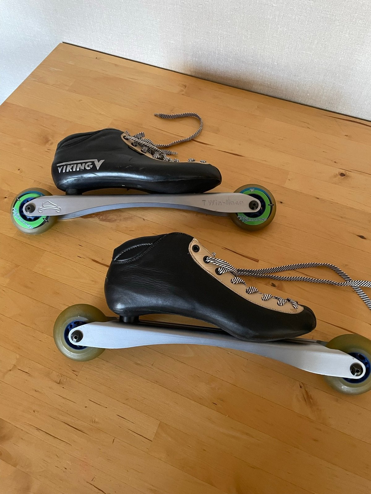 TWin-liner skeelers, Sport en Fitness, Ophalen, Zo goed als nieuw