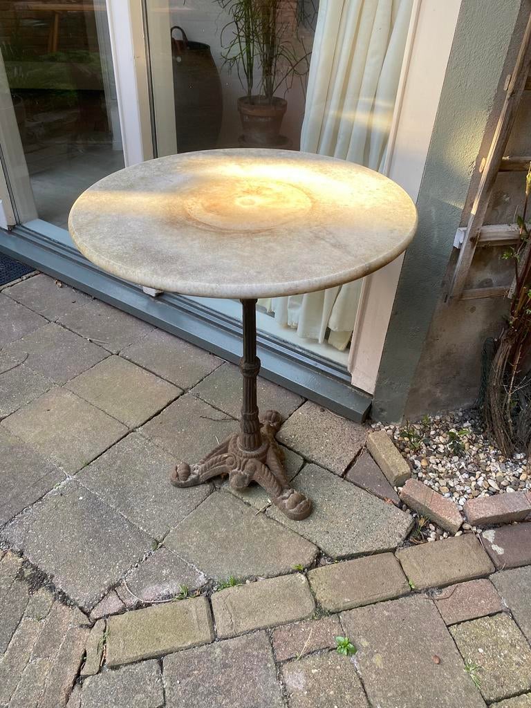 Marmer oude bistro tuintafel met gietijzer poot, Ophalen, Zo goed als nieuw, Rond, Metaal