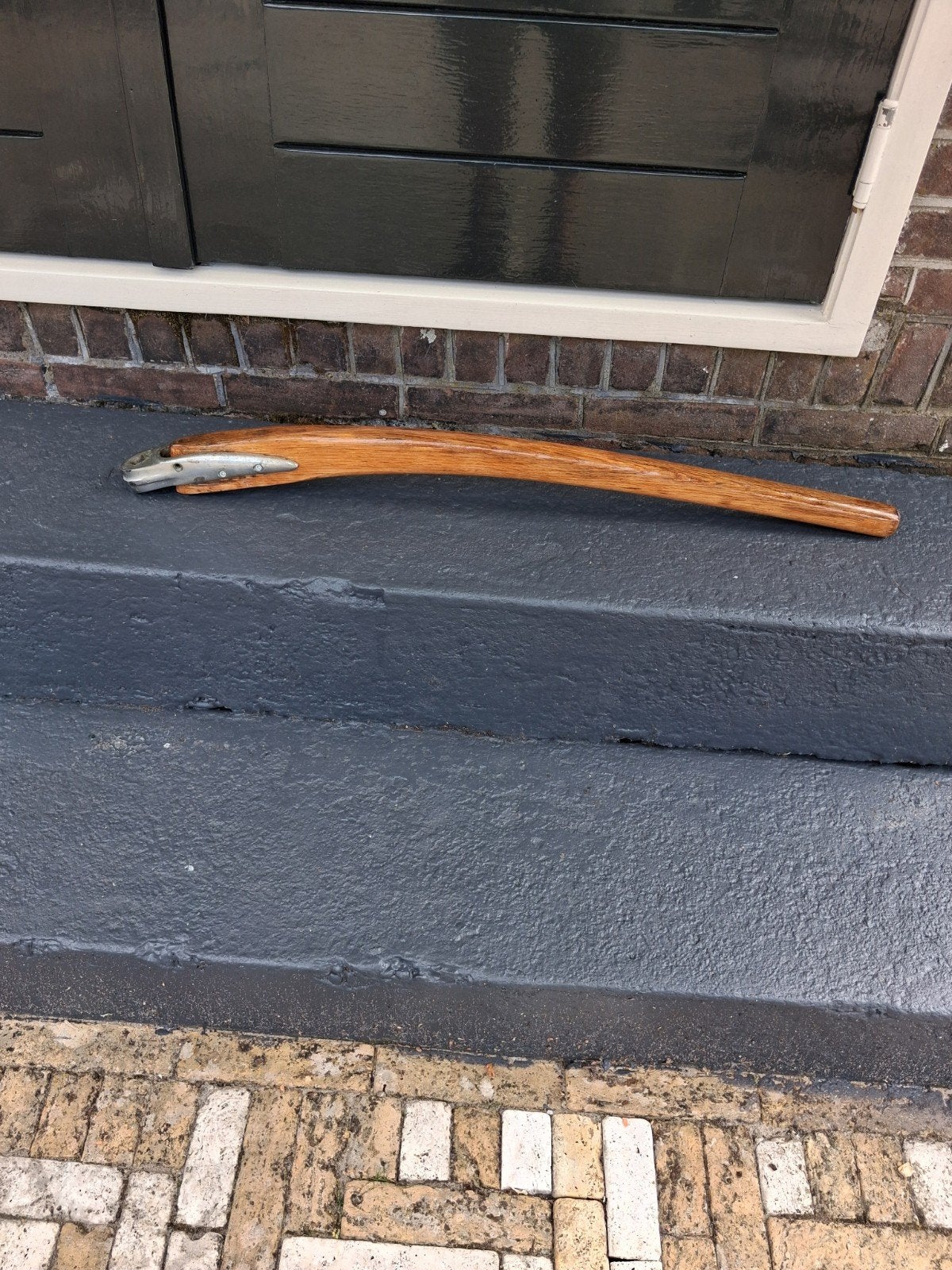 Gebogen houten helmstok met metalen beslag aan het uiteinde., Ophalen, Gebruikt, Overige typen