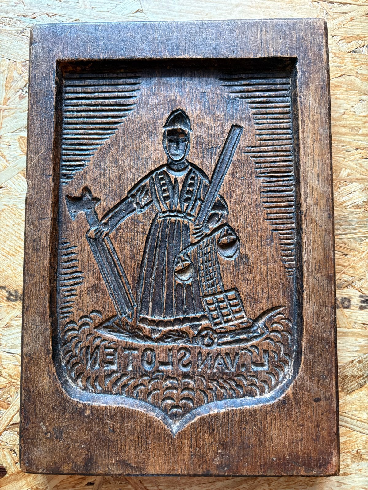 Antieke houten koekplank speculaasplank - Vrouwe Justitia, Ophalen of Verzenden