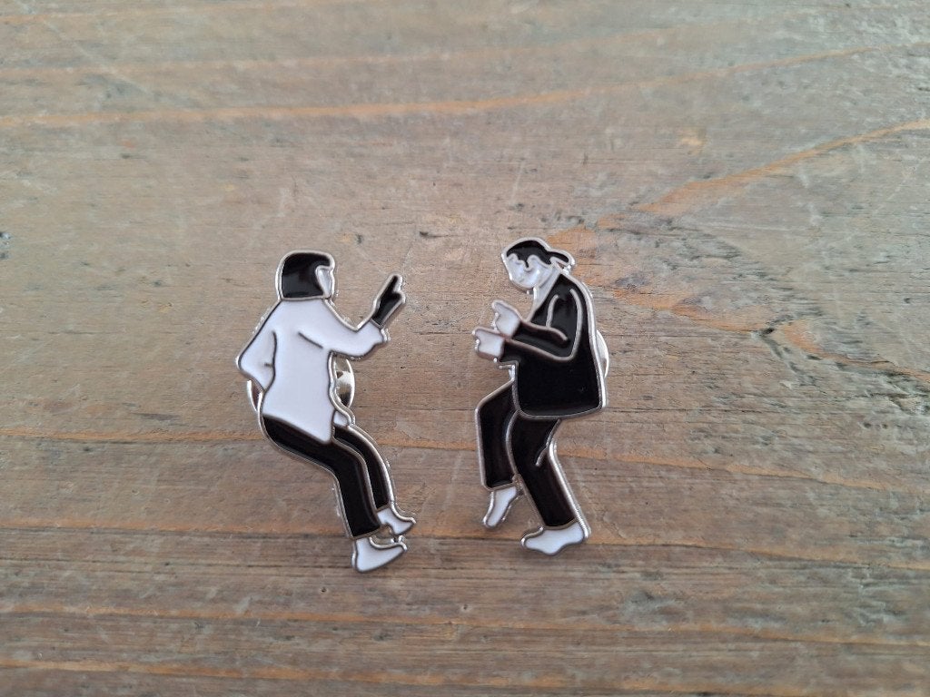 2 mooie pins van de film Pulp Fiction te koop, Ophalen of Verzenden, Nieuw, Overige onderwerpen, Speldje of Pin
