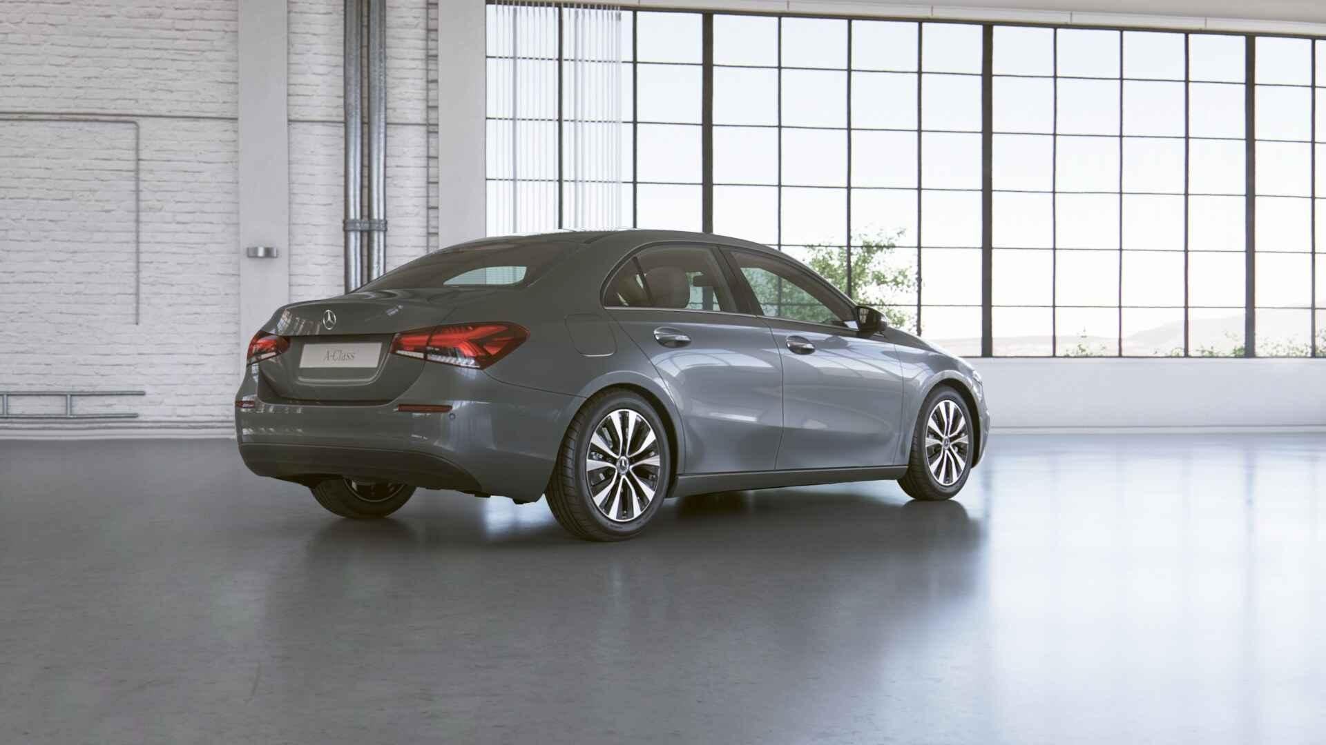 Mercedes-Benz A-klasse 250 e | Panoramadak | Sfeerverlichtin, Auto's, Mercedes-Benz, Dealer onderhouden, Gebruikt, 16 kWh, Leder en Stof