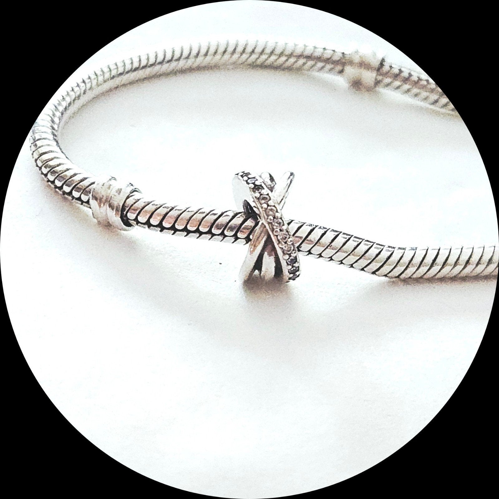 Pandora spacer Lijnen 791994CZ / zirkonia, Sieraden, Tassen en Uiterlijk, Bedels, Gebruikt, Pandora, Ophalen of Verzenden, 1 bedel