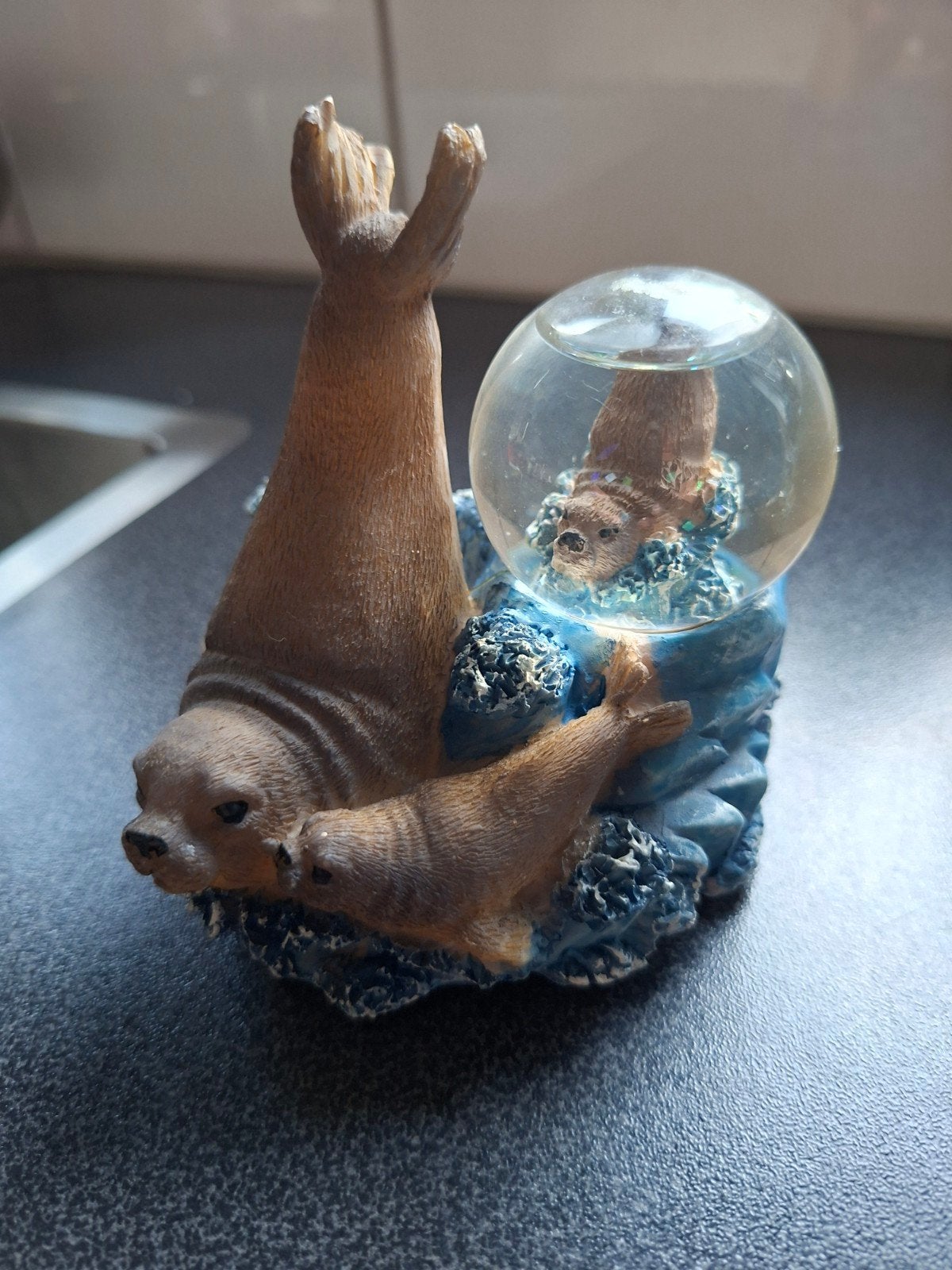 Sneeuwbol met zeehonden - Leuk voor de verzamelaar!, Ophalen of Verzenden