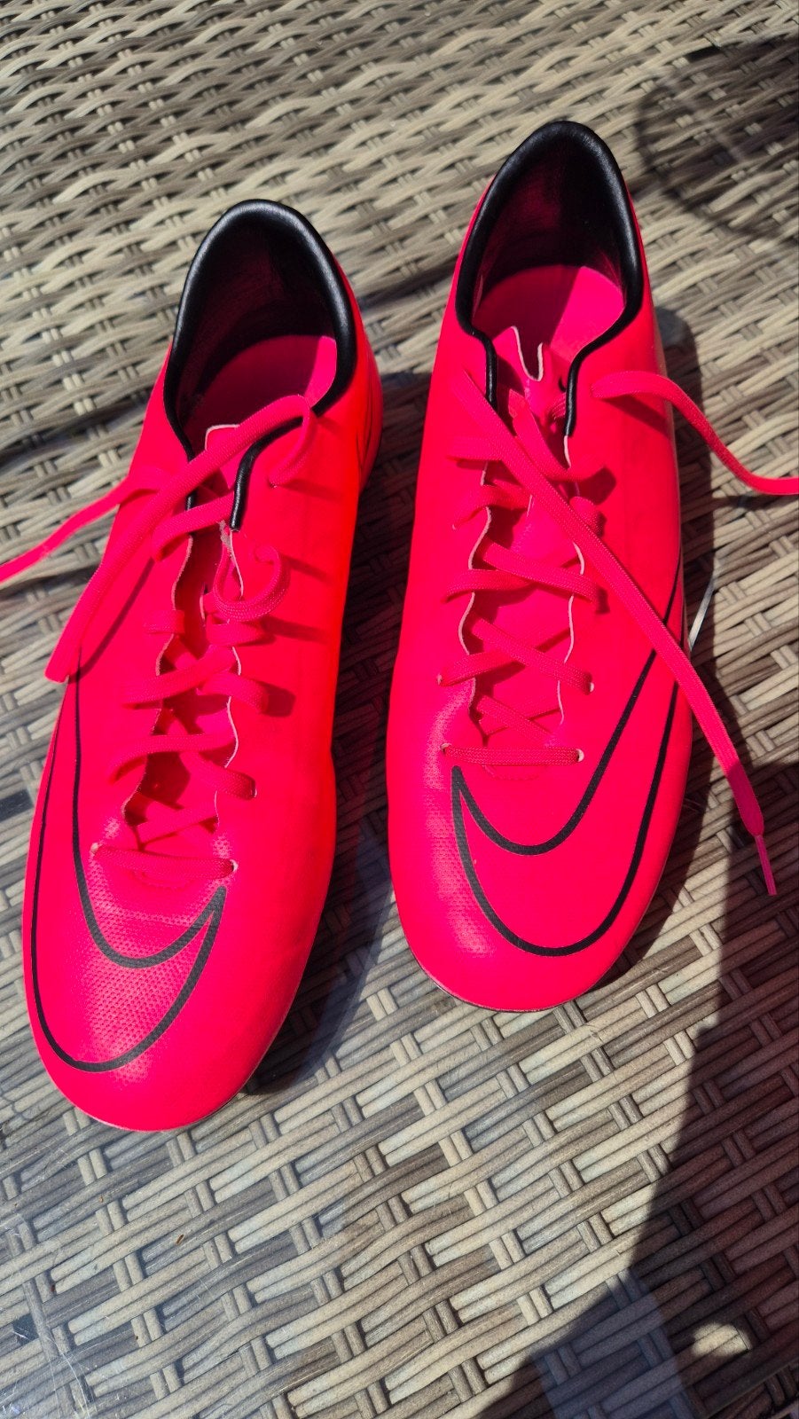 Nike Mercurial Victory V FG Roze/Zwart US 10 | EUR maat 44, Ophalen, Zo goed als nieuw, Schoenen