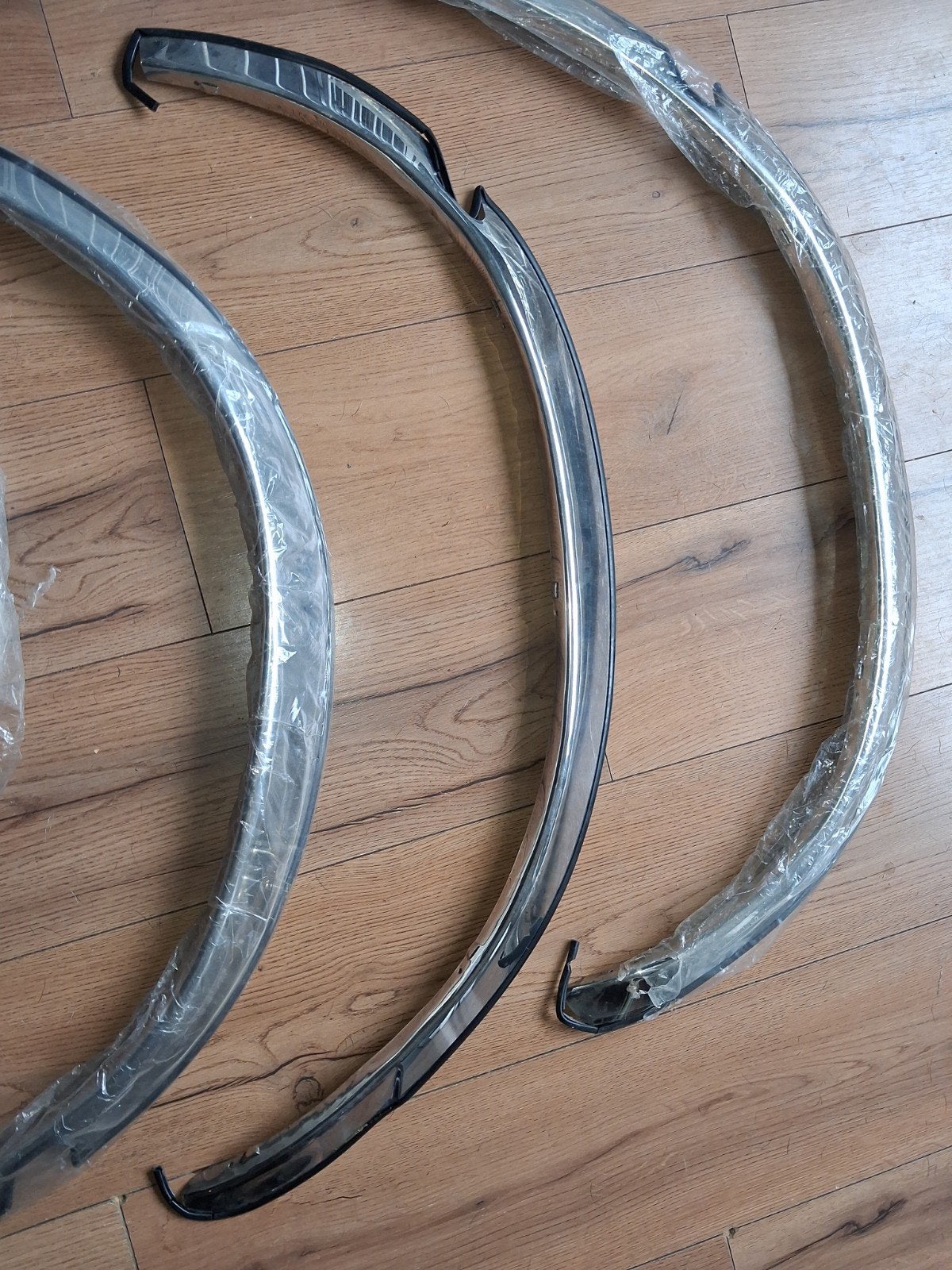 chrome wielkasranden Mercedes w116, Ophalen, Mercedes-Benz, Nieuw, Spatbord