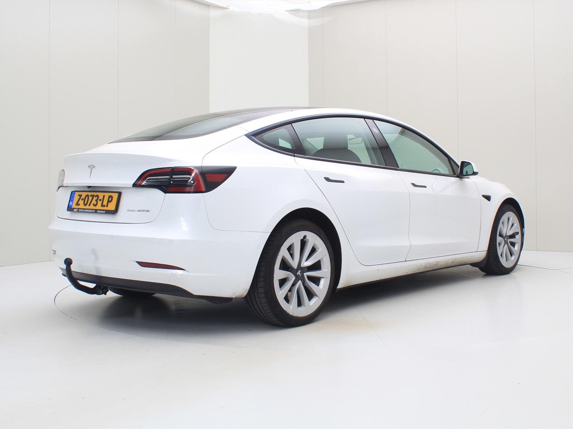 Tesla Model 3 Long-Range AWD 351pk 75 kWh 92.9% SoH FACELIFT, Auto's, Tesla, Automaat, Gebruikt, Zwart, Wit