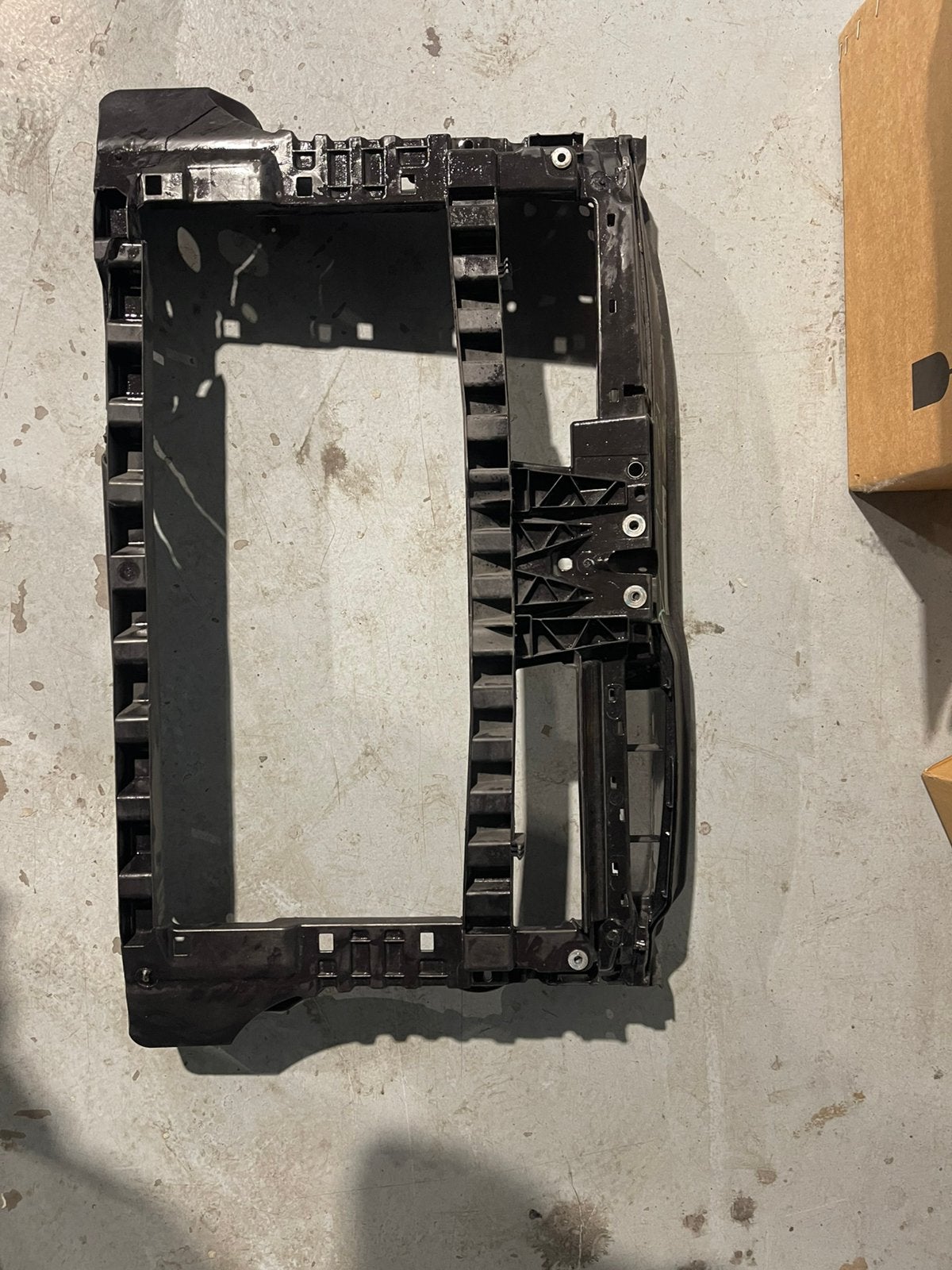 VW  GOLF GTI  2010  radiator coresupper for 2010, Ophalen, Bumper