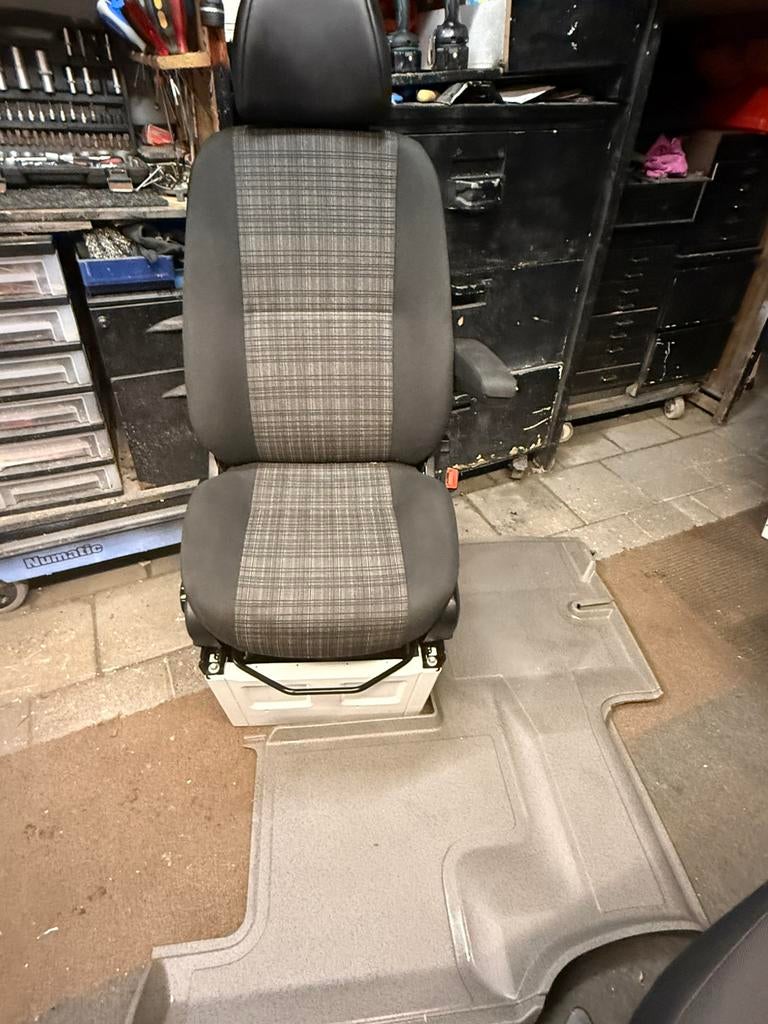 Bijrijdersstoel met armleuning voor mercedes sprinter 906/cr, Auto-onderdelen, Interieur en Bekleding, Ophalen, Gebruikt, Mercedes-Benz