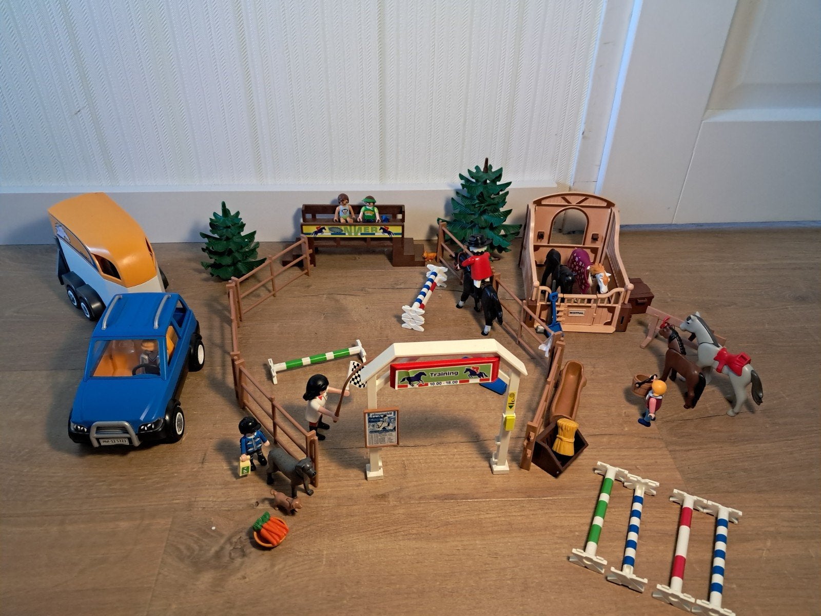 Playmobil auto met paardentrailer en paardenset, Kinderen en Baby's, Speelgoed | Playmobil, Ophalen of Verzenden