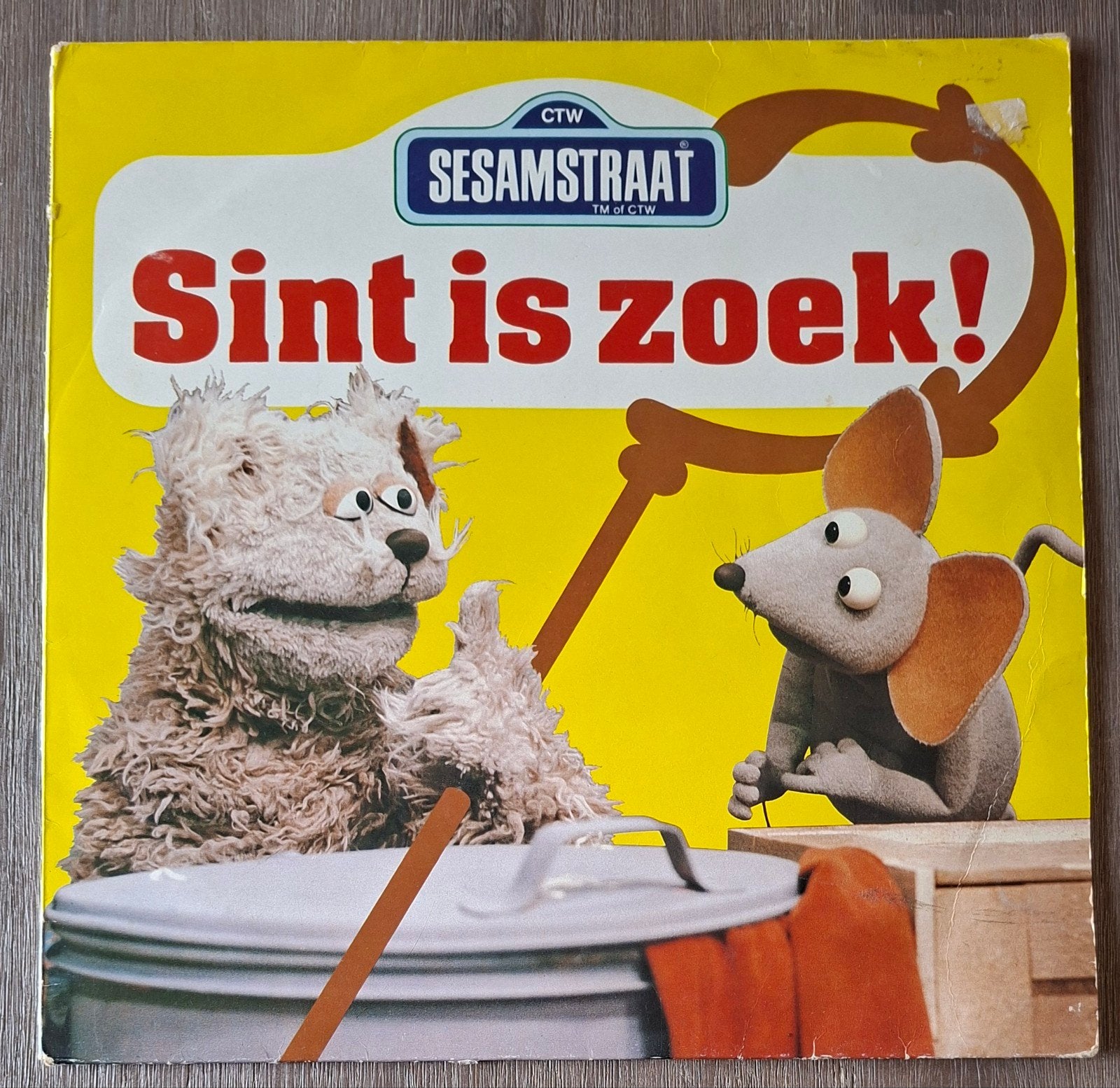 LP. Sesamstraat: Sint is zoek! - Kinderboek, Ophalen of Verzenden