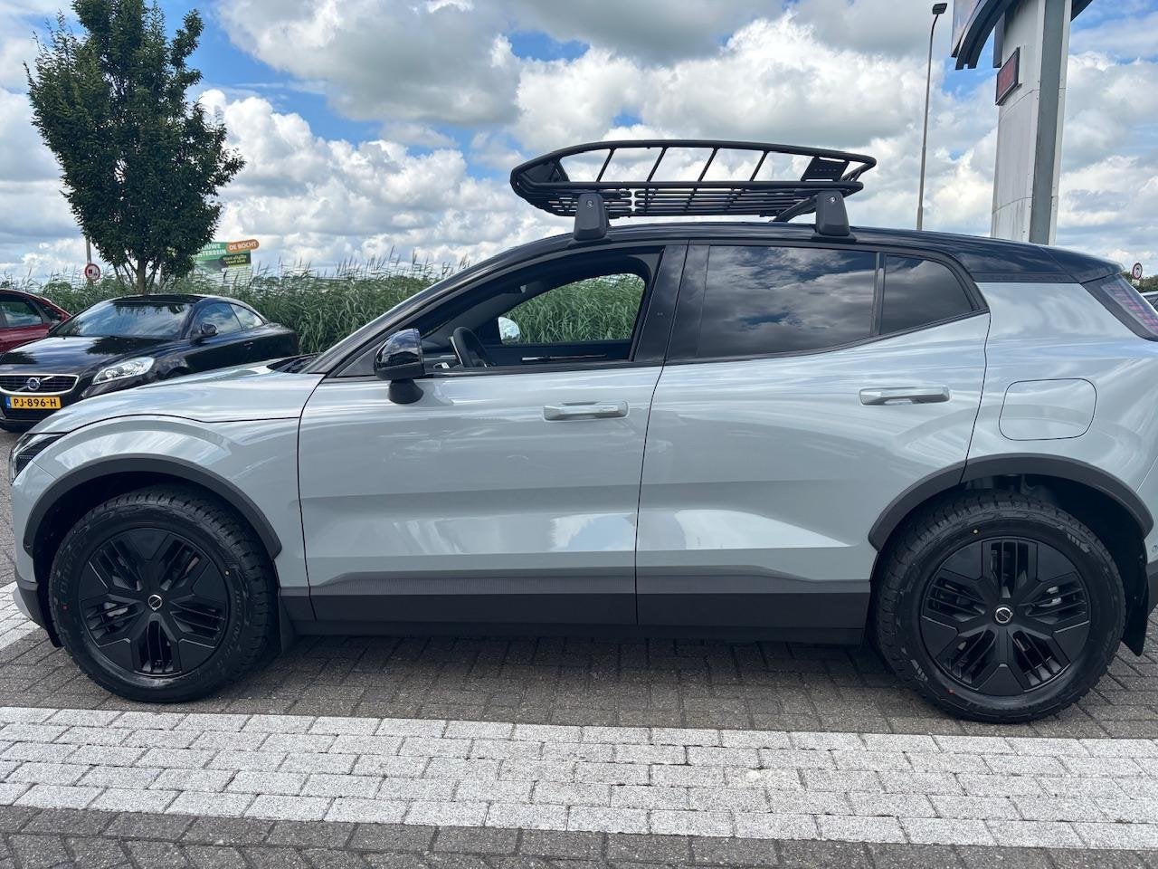 Volvo EX30 Cross Country Twin Motor Performance Ultra 69 kWh, Auto's, Volvo, Automaat, Gebruikt, Huisgarantie, 680 min