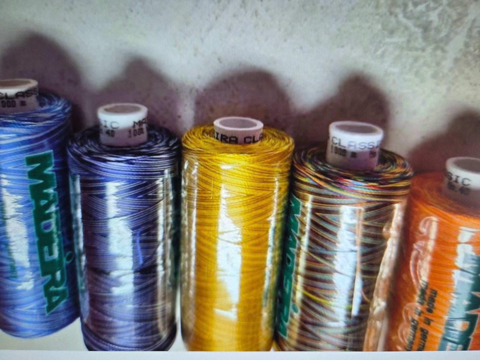 Zolderopruiming 5 klossen madeira 40 borduurgaren kleurtjes, Hobby en Vrije tijd, Ophalen of Verzenden, Zo goed als nieuw, Machineborduren