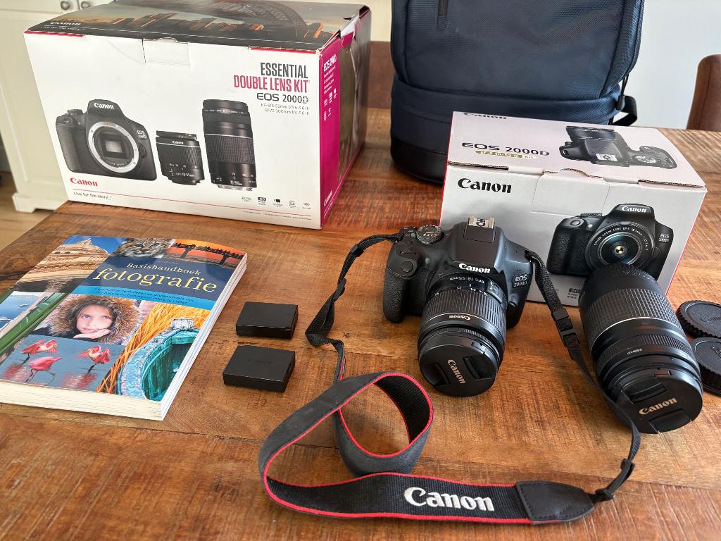 Complete Canon EOS 2000D set – 2 lenzen, tas & extra accu', Ophalen, Spiegelreflex, Canon, Zo goed als nieuw