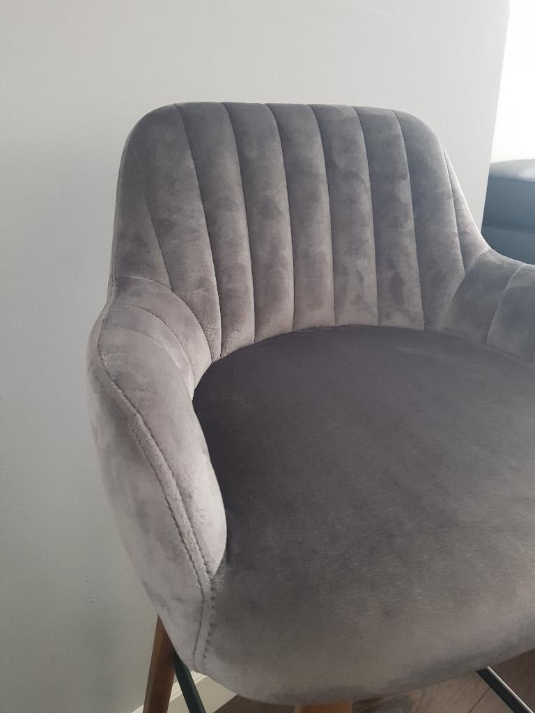 VOORRAAD Luxe Grijs velours barkrukken OP=OP NIEUW, Met voetsteun, 60 tot 90 cm, Nieuw, Ophalen of Verzenden