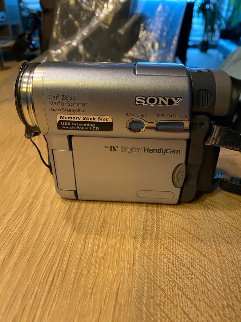Sony, digitale VideoCamera Recorder, Audio, Tv en Foto, Videocamera's Digitaal, Gebruikt, Mini dv, Sony, 8 tot 20x, Ophalen of Verzenden