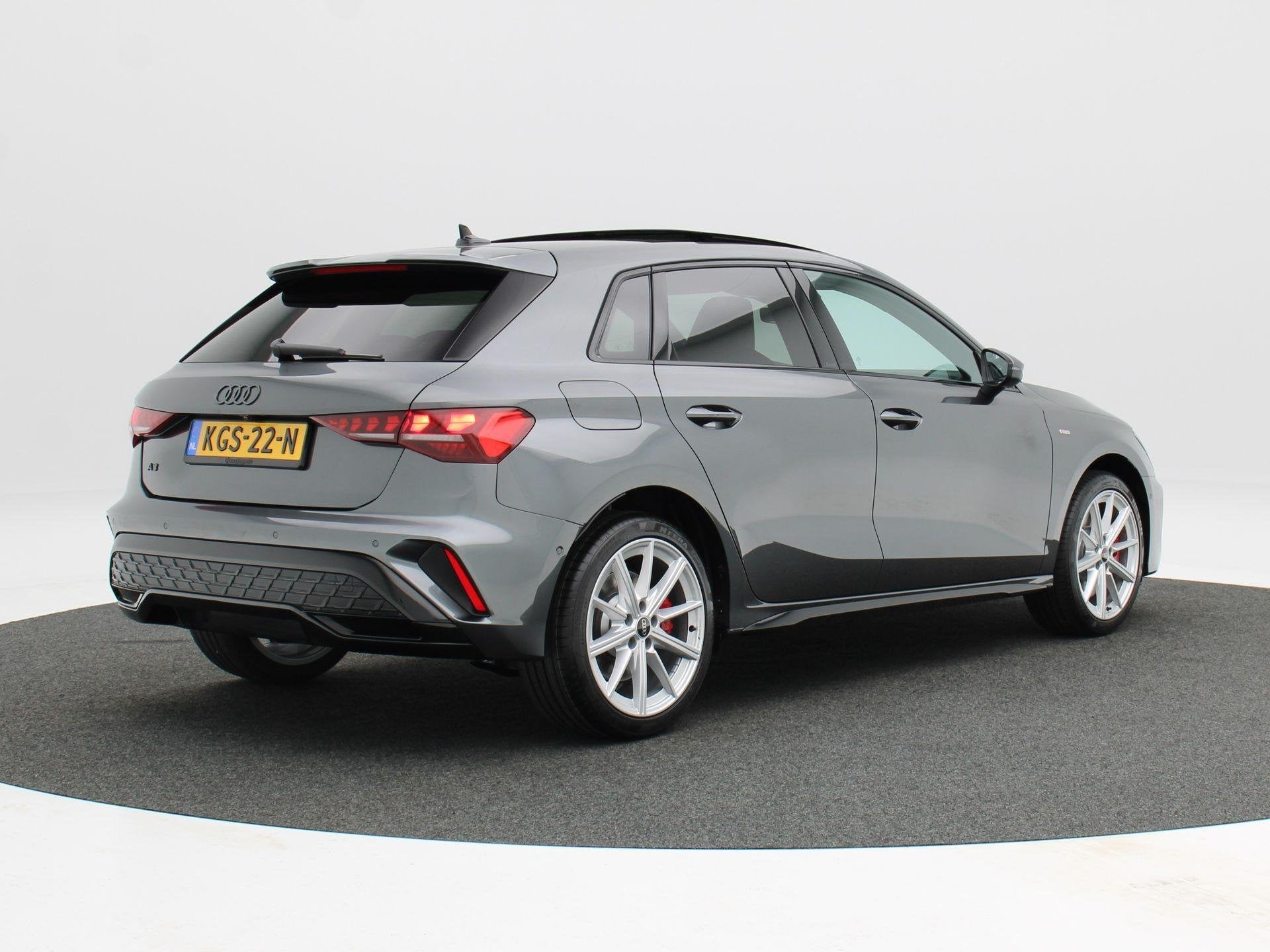 Audi A3 Sportback 45 TFSI e | S edition Competition | | 18 i, Auto's, Audi, 1498 cc, 4 cilinders, 150 min, Leder en Stof