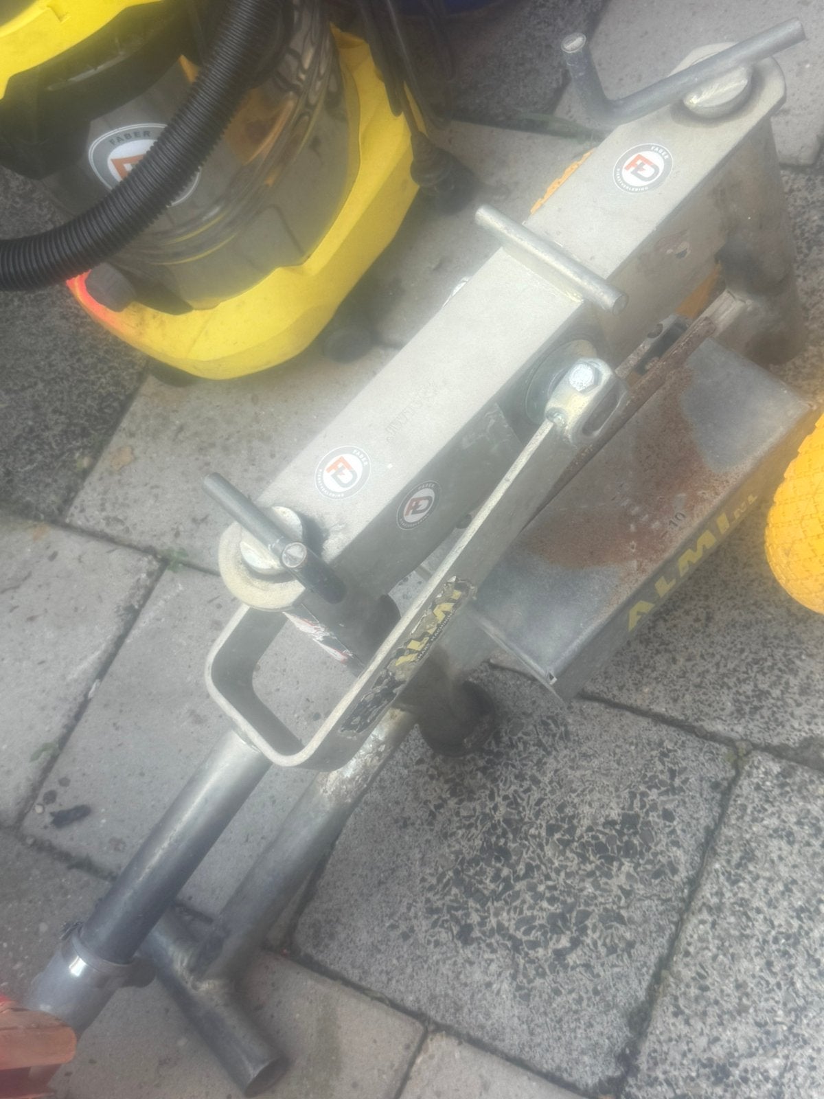 Tekoop almi 33, Ophalen of Verzenden, Zo goed als nieuw, Hydraulisch, Garagekrik