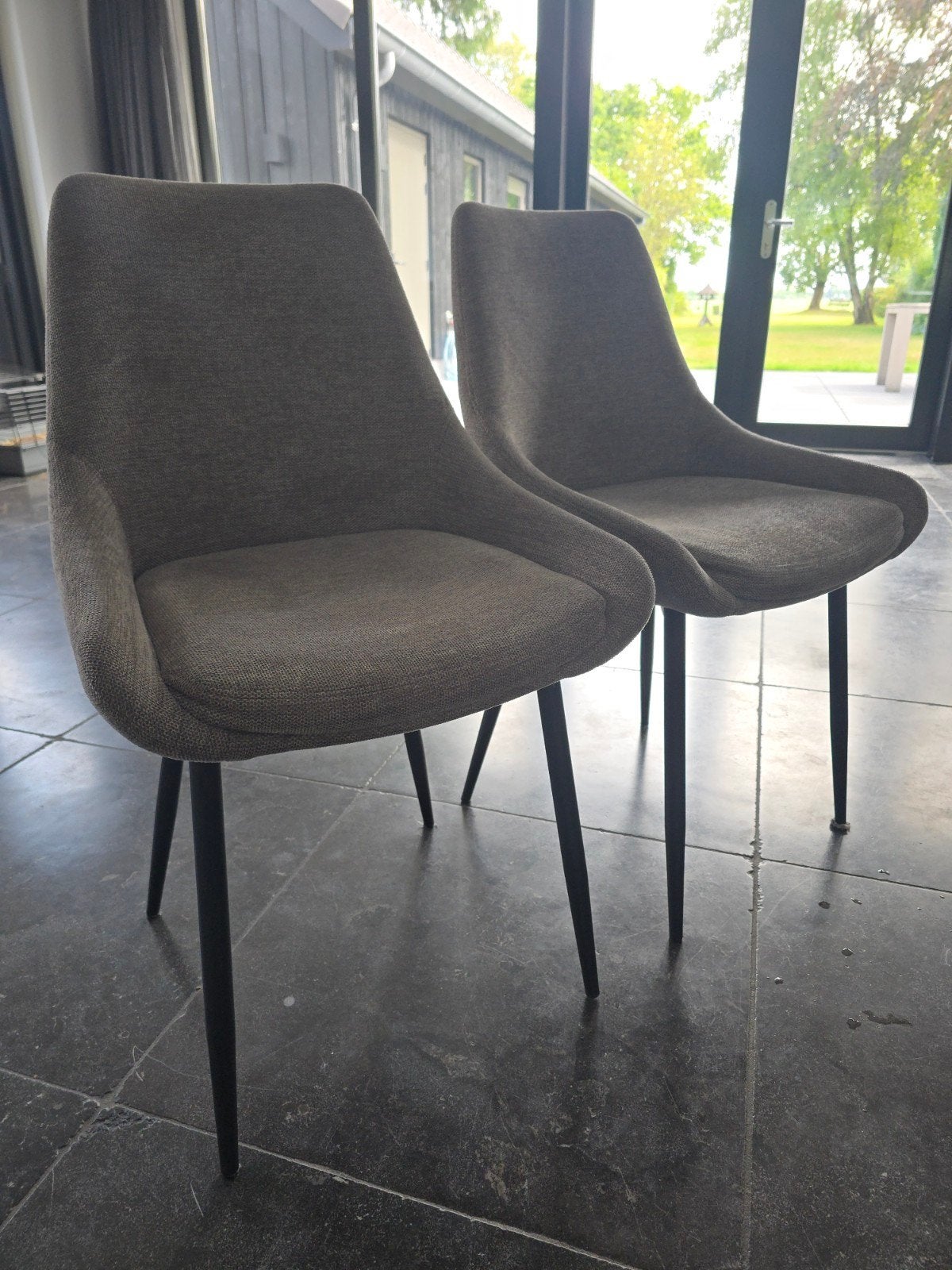Twee beige eettafel stoelen, Ophalen, Gebruikt, Twee, Overige kleuren