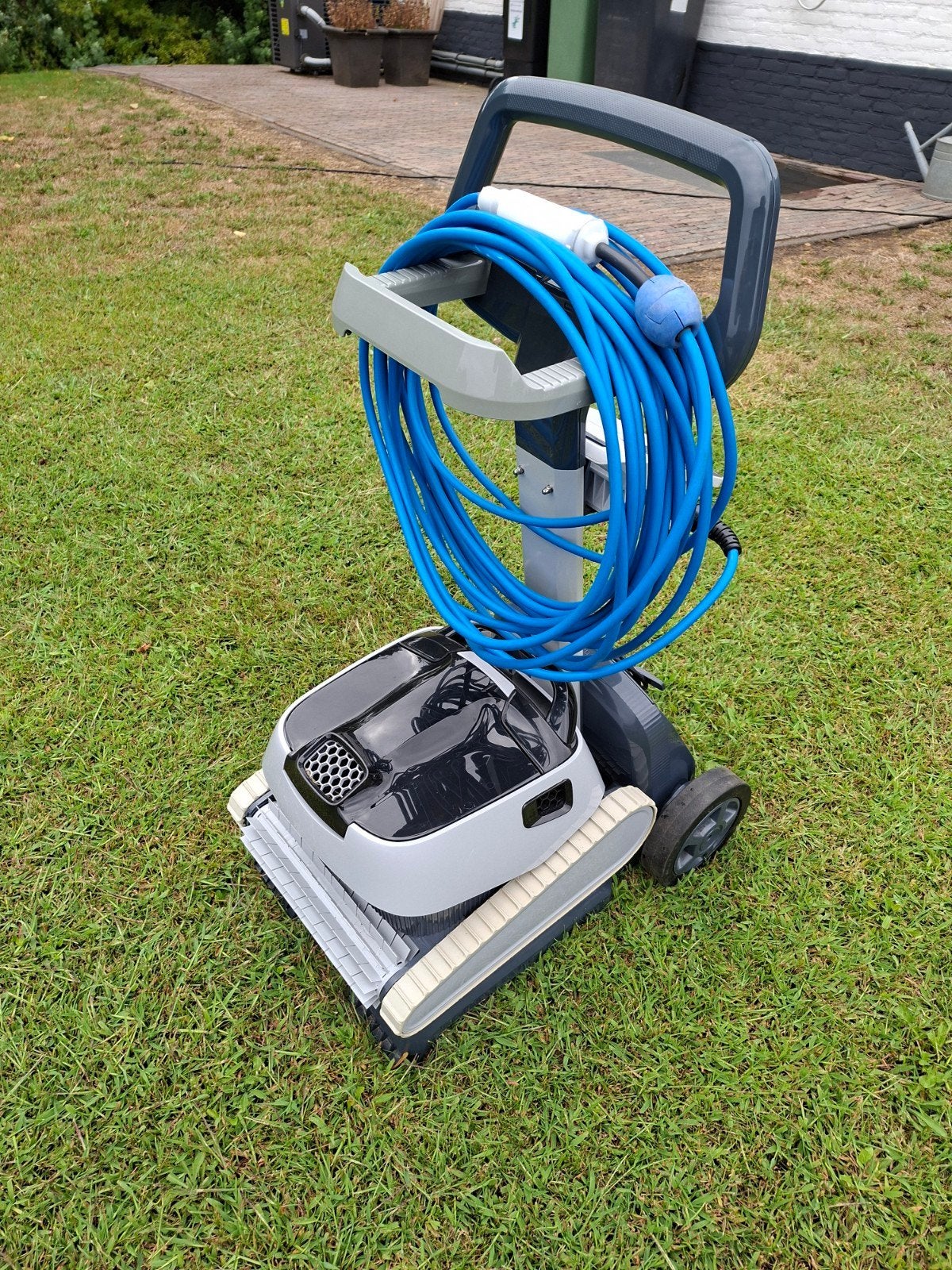 Dolphin Scoop Deluxe zwembadrobot met caddy, Ophalen, Zo goed als nieuw, Reinigingsmiddel