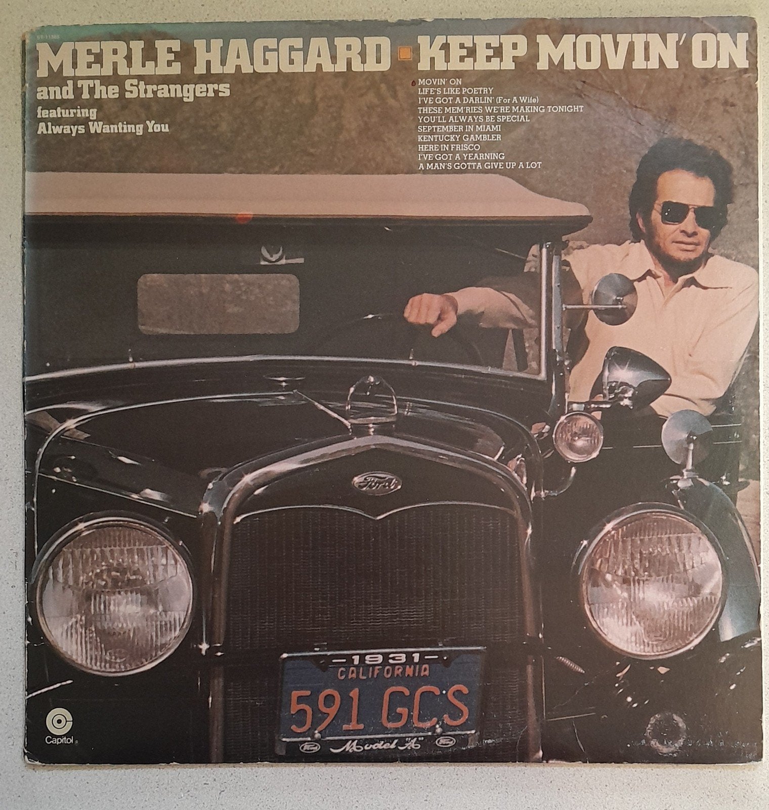 lp merle haggard and the strangers - keep movin' on, Cd's en Dvd's, Ophalen of Verzenden, Gebruikt, 12 inch