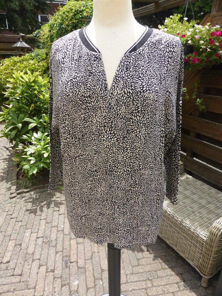 Oui top met wisselend patroon en bies - maat L, Zwart, Maat 42/44 (L), Ophalen of Verzenden, Zo goed als nieuw