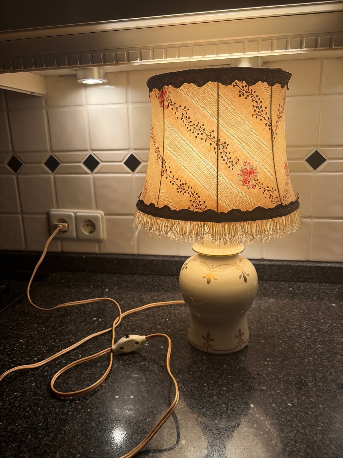 Vintage tafellamp jaren '40/'50 met bloemenprint, Ophalen of Verzenden