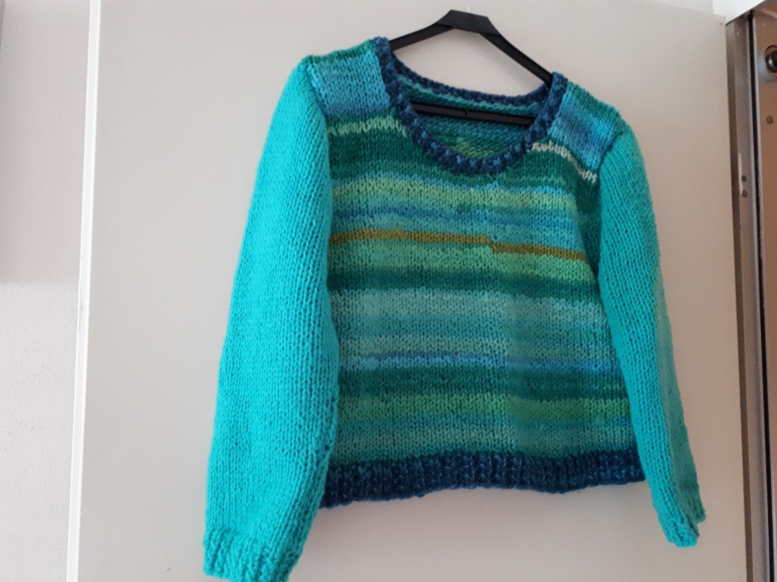 Door kunstenares handgebreide vesten, Maat 38/40 (M), Meerkleurig, Nieuw, Ophalen of Verzenden