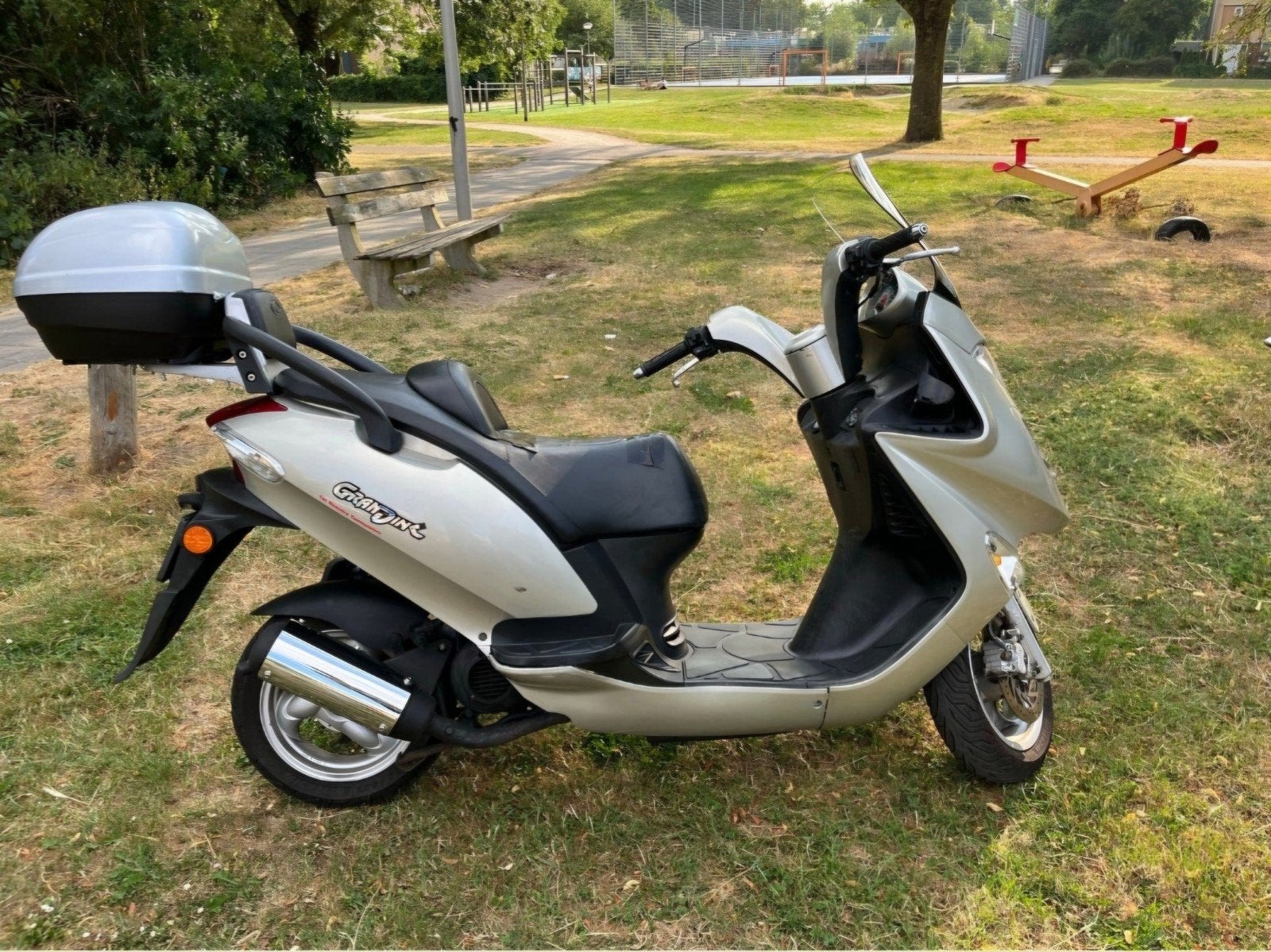 kymco grand dink, Fietsen en Brommers, Ophalen, Gebruikt, Benzine, Overige modellen